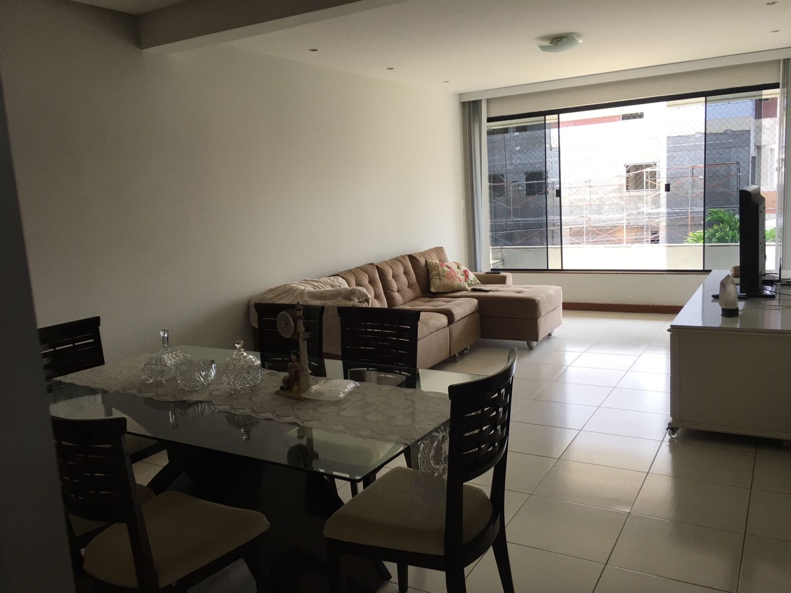 Vendo amplo apartamento de 3 quartos com 2 suítes, 3 vagas de garagem, 136M², área de lazer completa com piscina aquecida, próximo a Fainor no Ca - foto 2