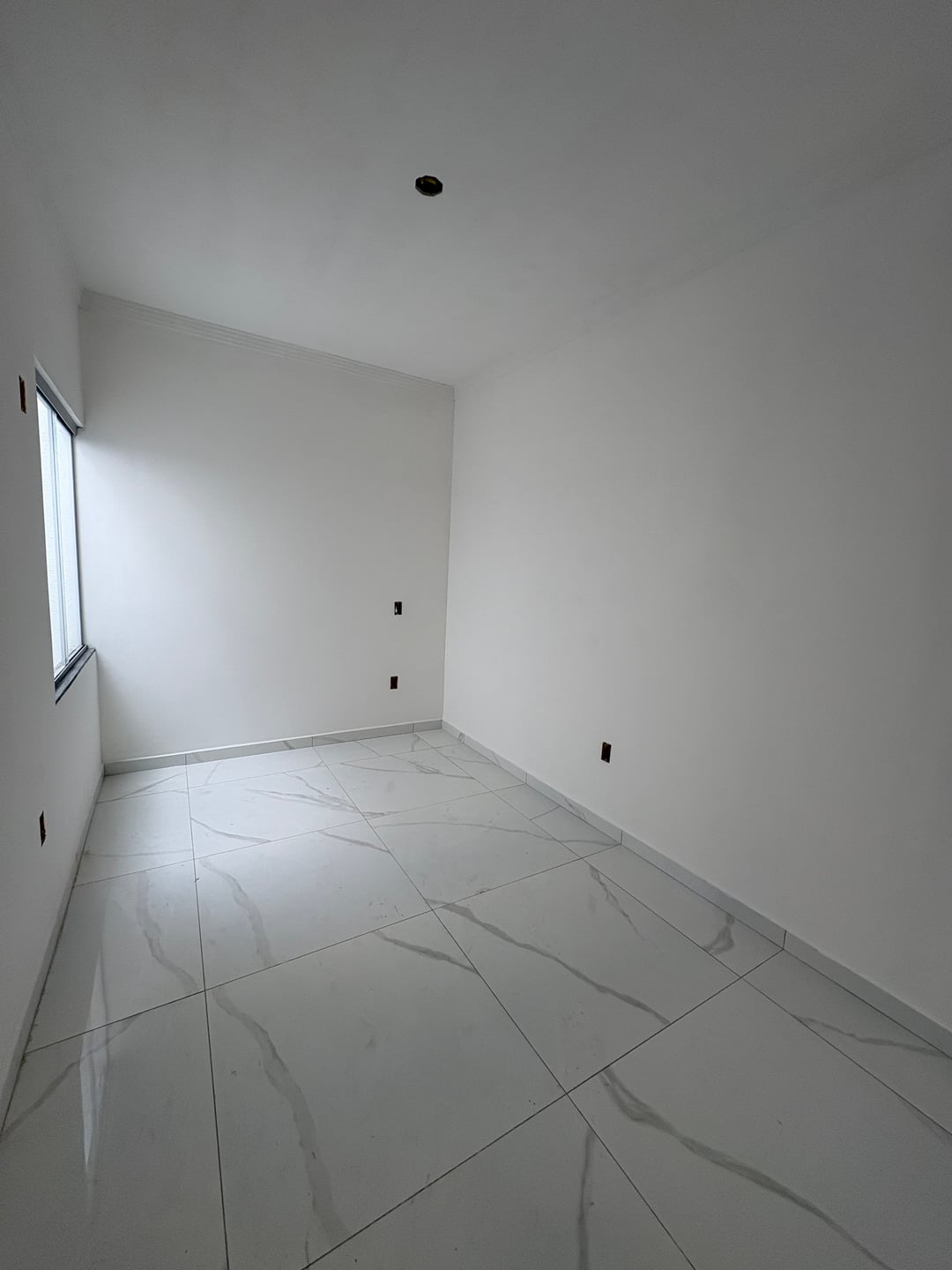 Casa de 2 quartos sendo 1 suíte com garagem para dois carros e quintal - foto 18