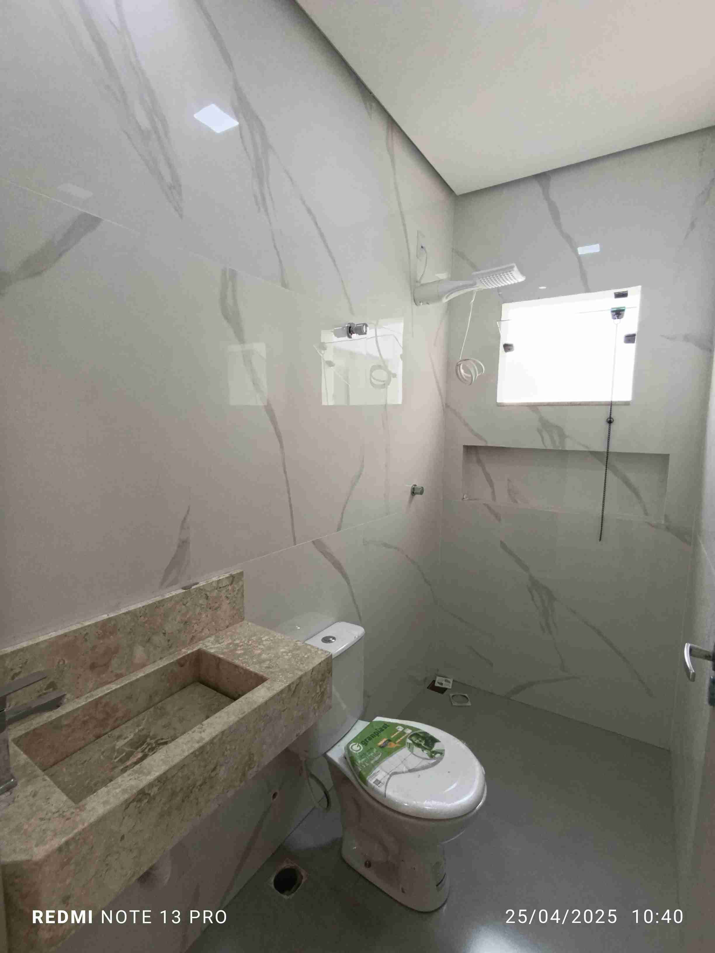 Linda casa nova  de 3 quartos sendo 1 suíte, garagem para 2 carros, acabamento de primeira à Venda, São Pedro, Vitória da Conquista, BA - foto 19