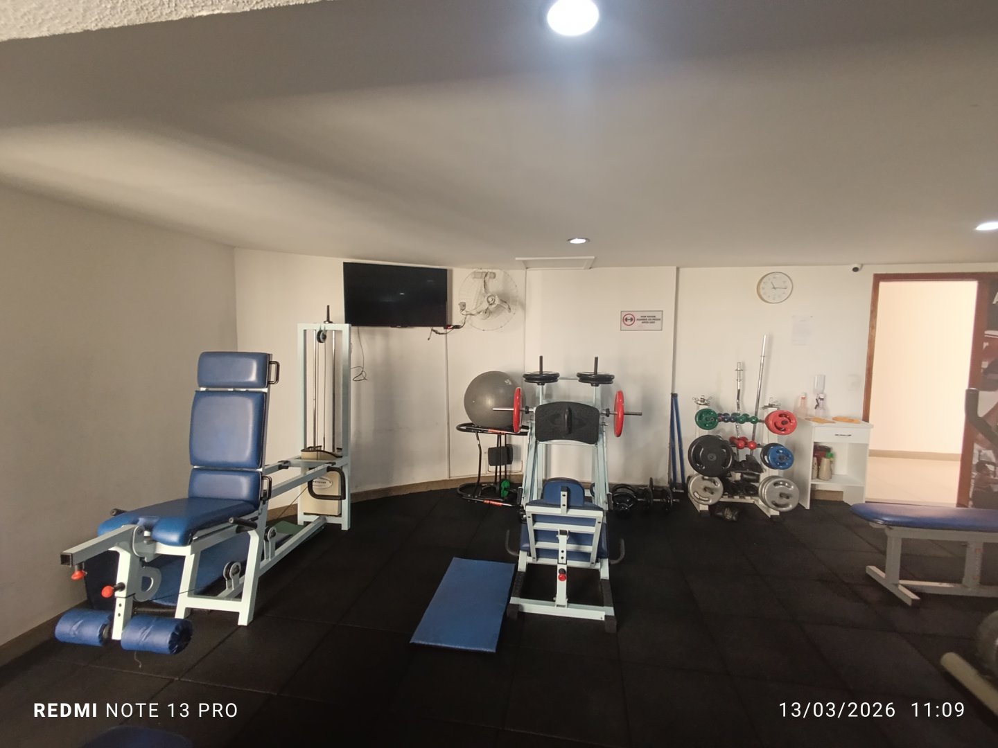 Apartamento com 3 quartos sendo 1 suíte+ dependência + 2 vagas de garagem+ depósito à venda em Candeias, Vitória da Conquista - Área de lazer com - foto 18