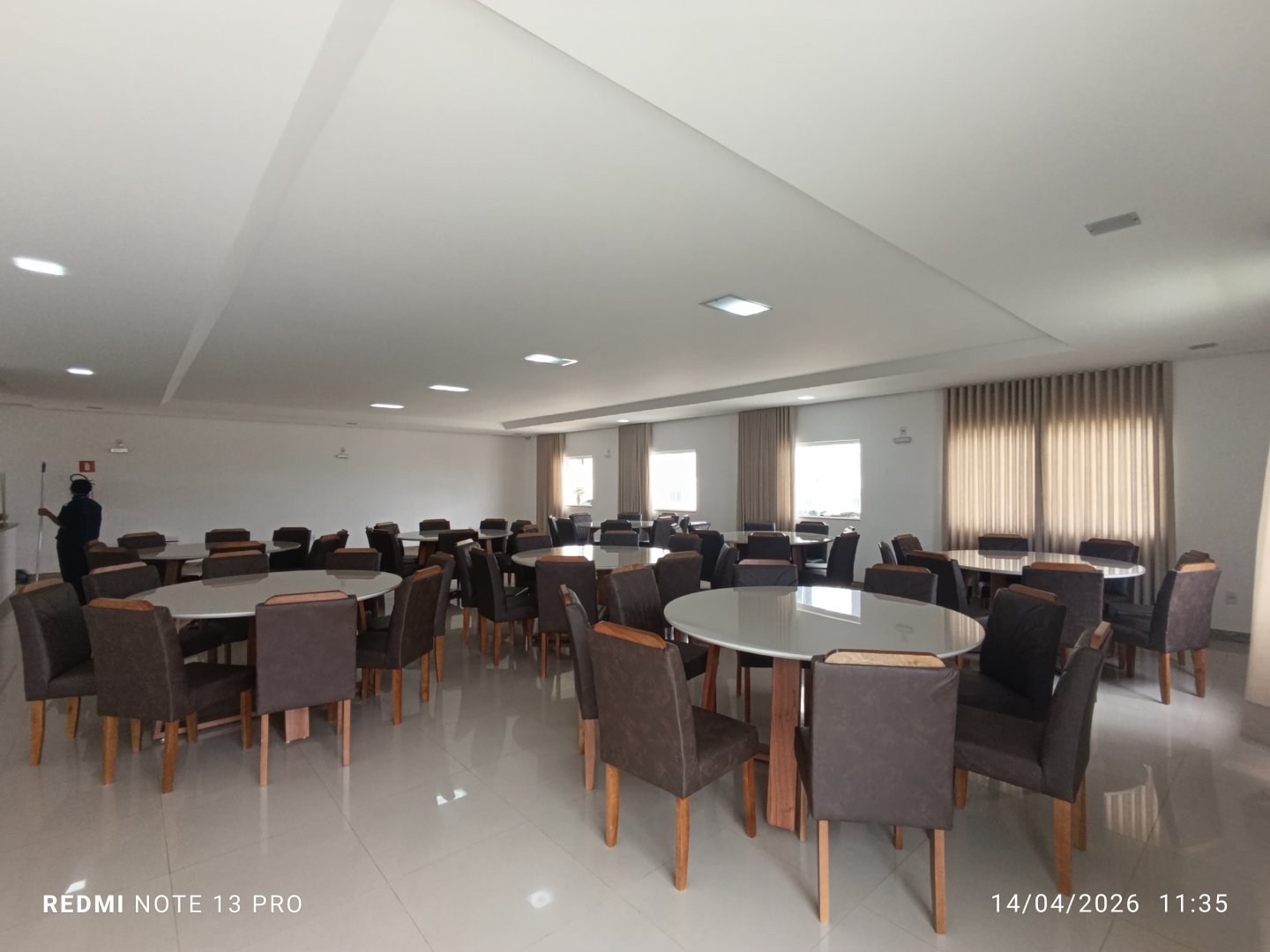Apartamento de 3 quartos sendo 1 suite completamente mobiliado para alugar no Residencial Cidadela com piscina e portaria 24h, Vitória da Conquis - foto 18