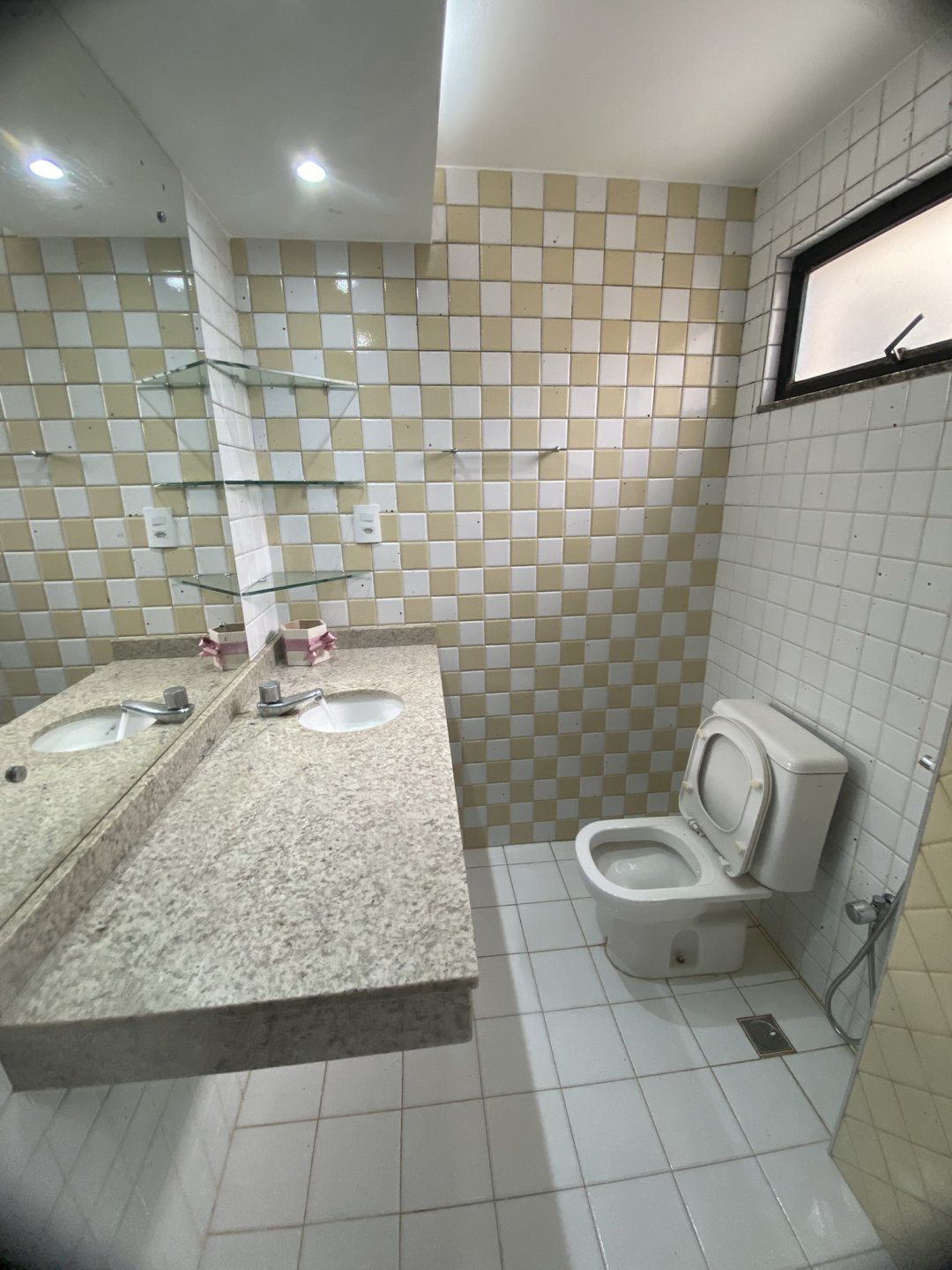 Excelente Apartamento 1º andar, 3/4 com suite, para Locação – Edifício Portal Brasil, Bairro Candeias, em Vitória da Conquista, Bahia - foto 18