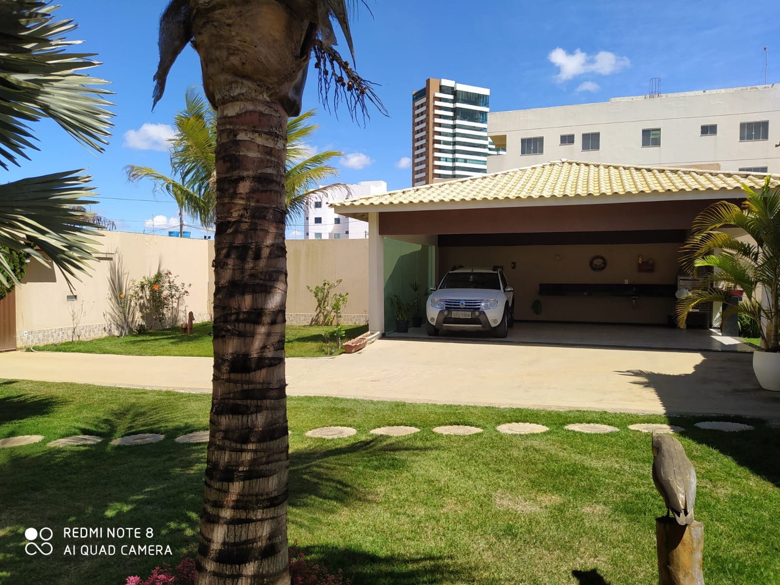 Casa Alto Padrão com 05 suítes, poço artesiano e energia solar em ótima localização no Bairro Alto da Boa Vista em Vitória da Conquista-BA - foto 2