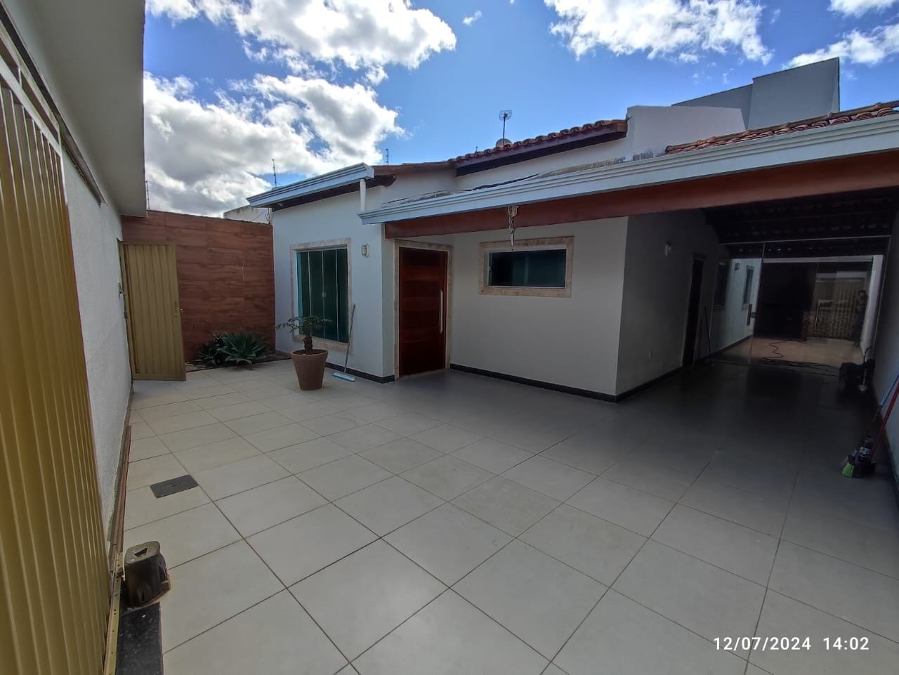 Vendo casa térrea de 3 quartos sendo 2 suites, área gourmet com churrasqueira garagem para 3 carros, Felícia, Vitória da Conquista, BA - foto 2