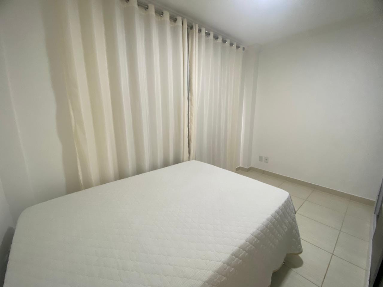 Apartamento térreo à venda, com 4 quartos sendo 2 suítes, com excelente acabamento, garagem para 4 carros, no bairro Candeias em  Vitória da Conq - foto 20
