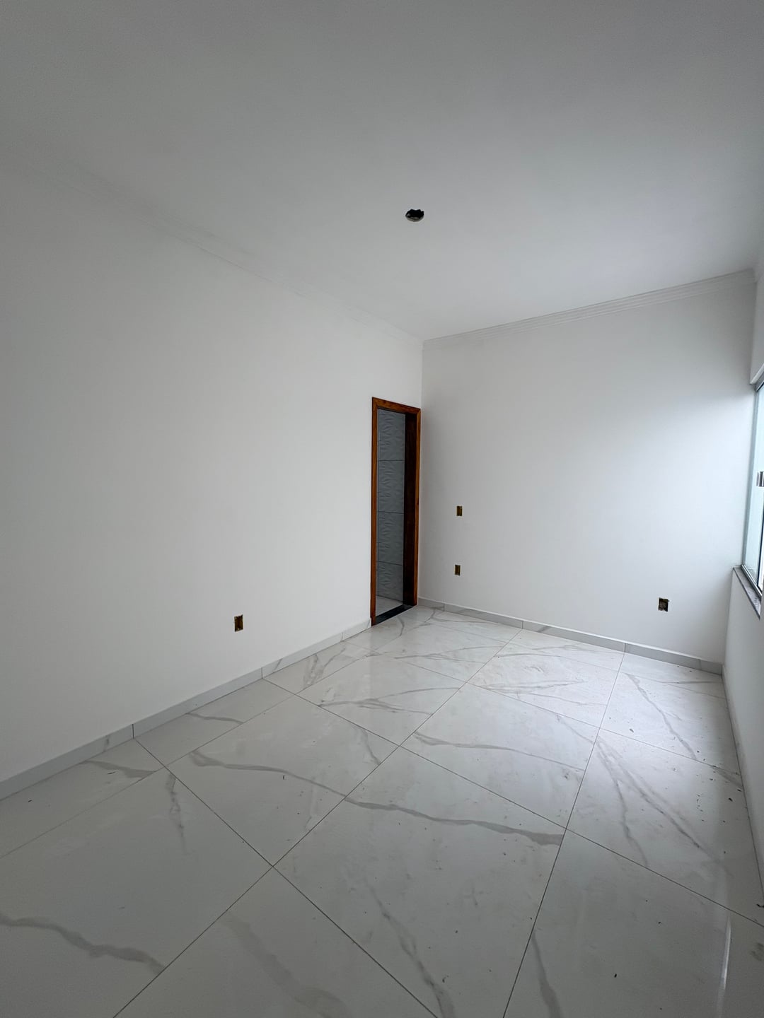 Casa de 2 quartos sendo 1 suíte com garagem para dois carros e quintal - foto 20