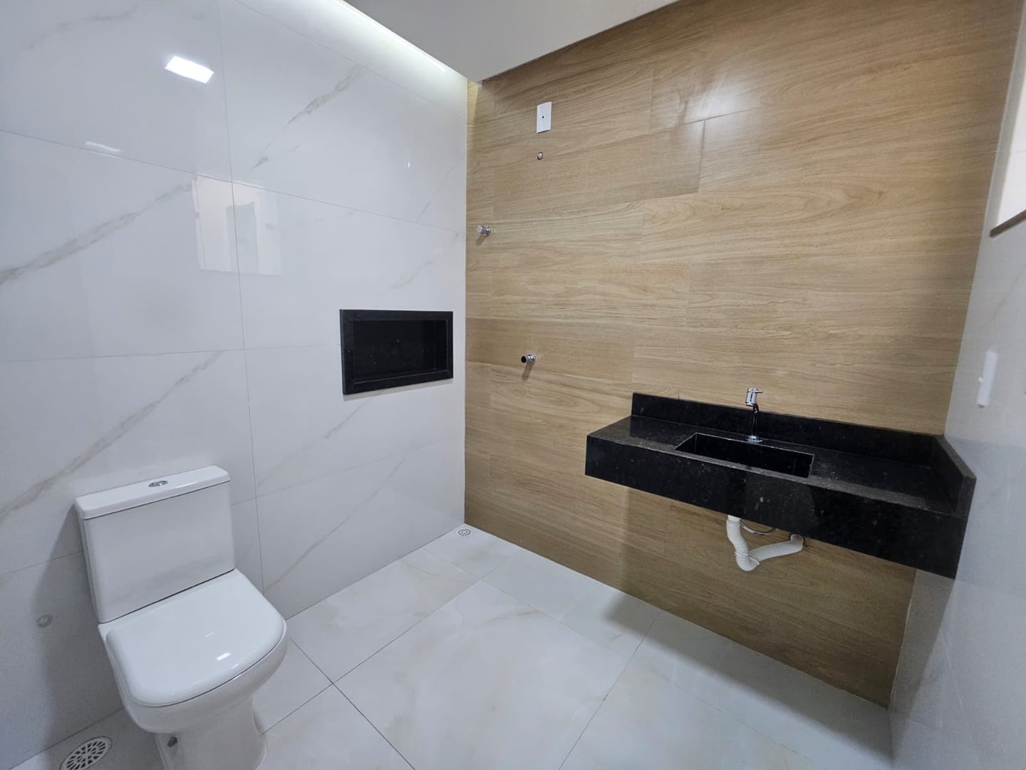 a VENDA um Sobrado de 3 suítes c/ Piscina e área gourmet no B. Boa Vista, Vit. da Conquista - BA - foto 20