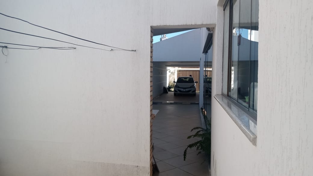 Casa com 3 suítes , 2 salas  em excelente localização à venda, Recreio próximo ao centro da cidade, Vitória da Conquista, BA - foto 21