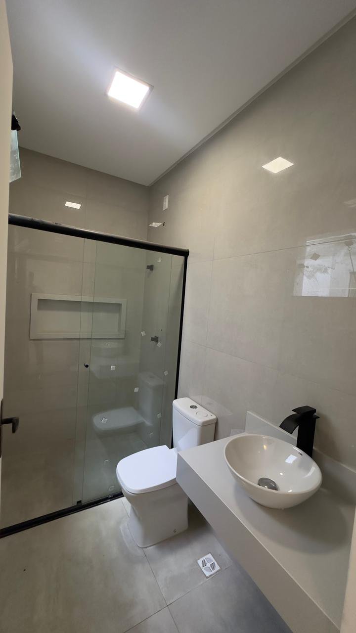 Casa nova e solta, nunca habitada com 3 suítes, sala ampla, espaço gourmet com churrasqueira no Bairro Felícia, Vitória da Conquista -BA - foto 21