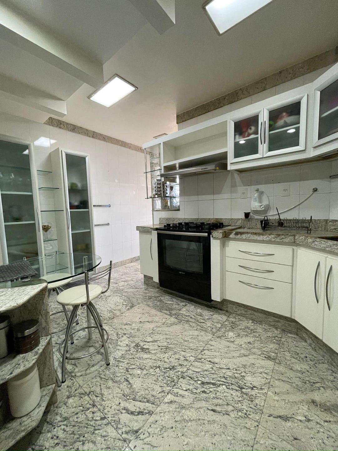 Excelente Apartamento  de 4 quartos sendo 3 suítes + dependência à venda, Candeias, Vitória da Conquista, BA - foto 22