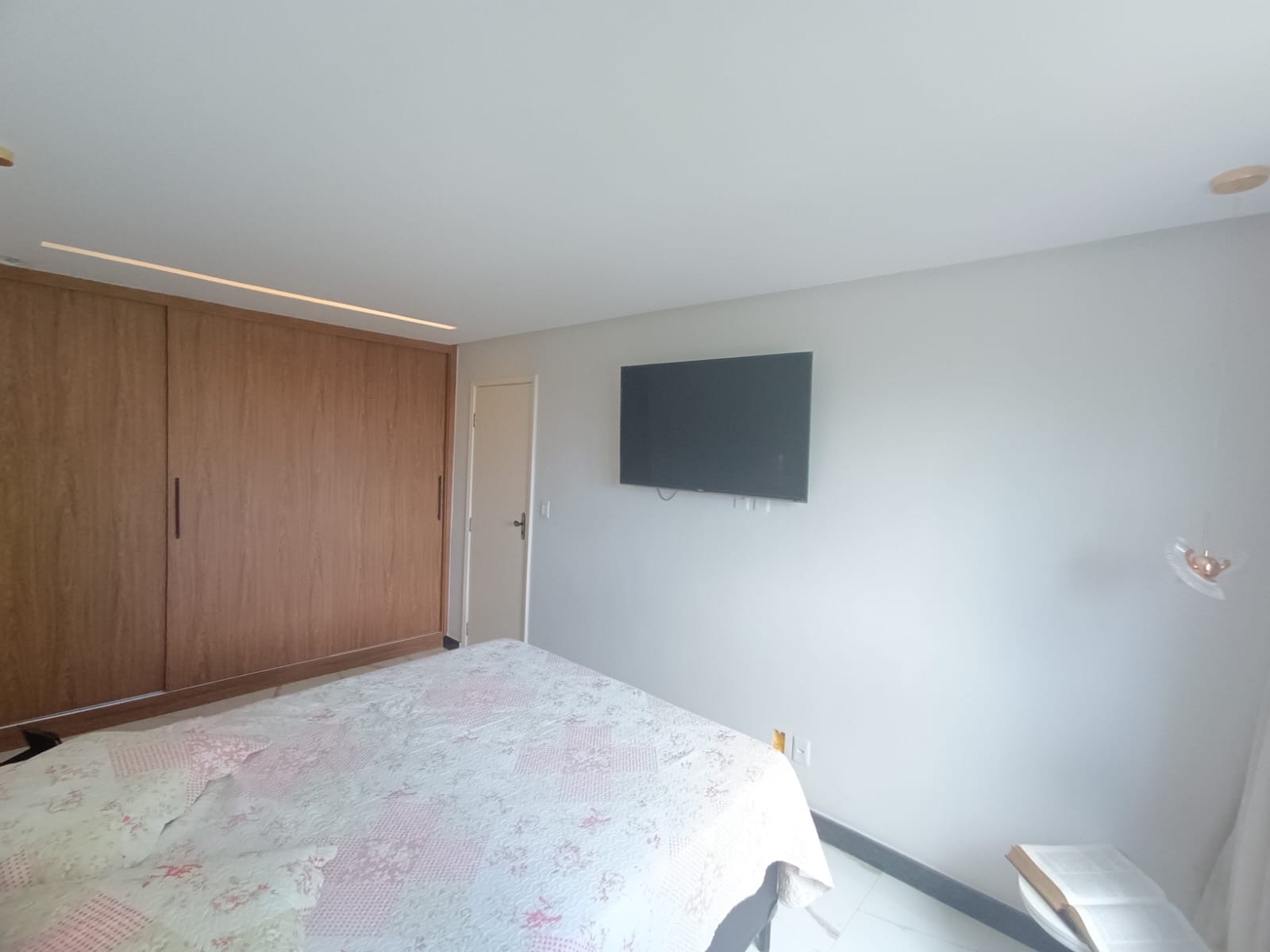 Lindo Apartamento à Venda no 1º Andar com garagem coberta no bairro Candeias, Vitória da Conquista, BA - foto 21