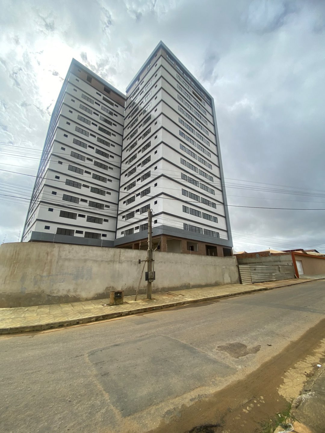 Apartamento à Venda no Bairro Candeias, com 140 m², 3 Suítes, 2 vagas de garagem,  11º Andar, em Vitória da Conquista, Ba. - foto 16