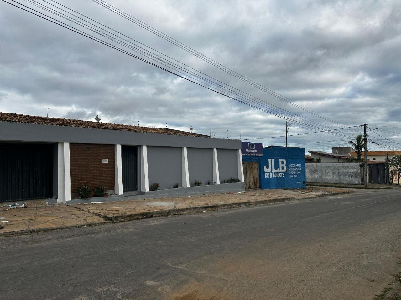 Casa a venda no Bairro Alto Maron, excelente oportunidade para investidores, em Vitória da Conquista, BA. - foto 2