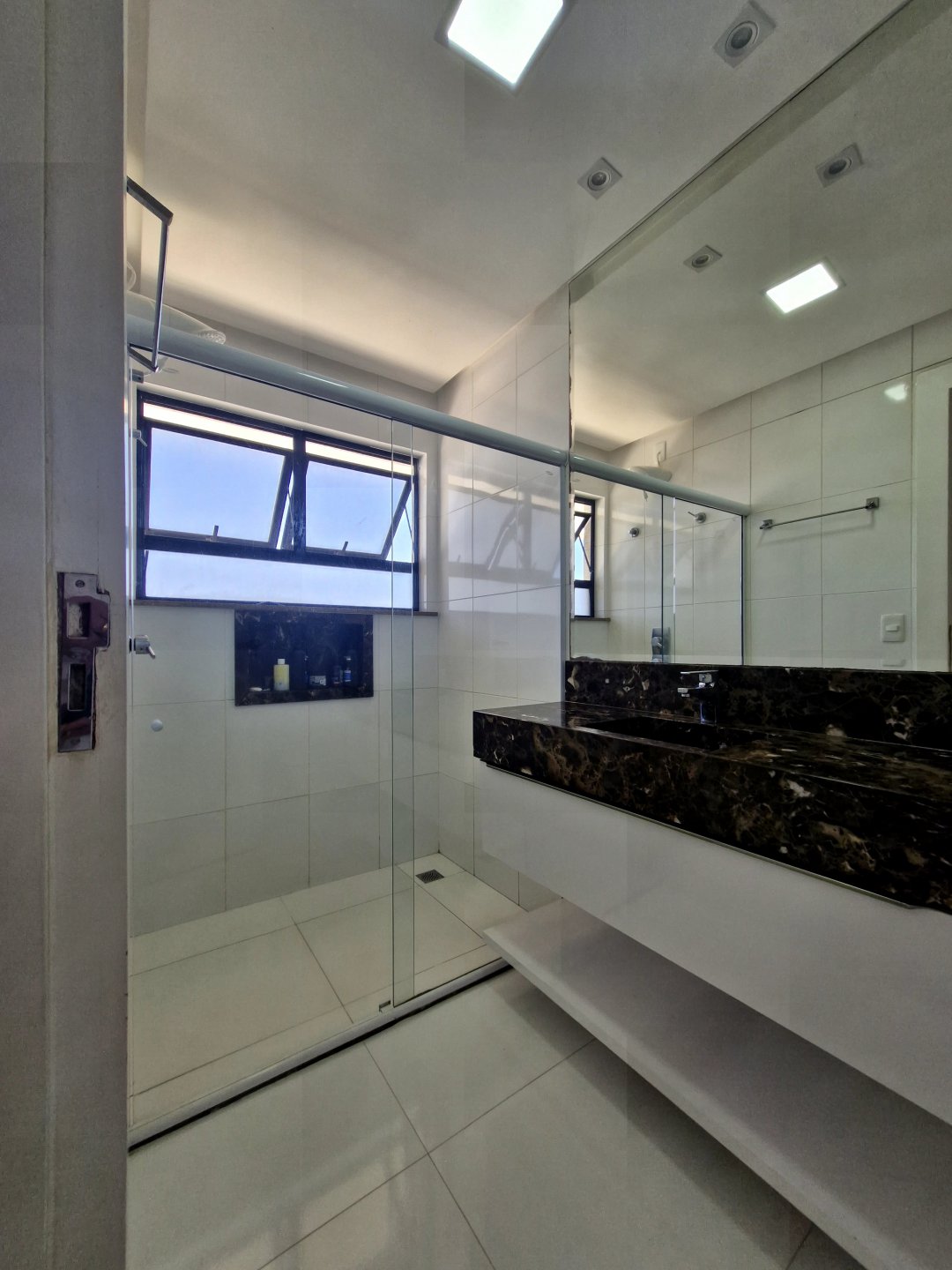 Apartamento 4 Suítes no Leonardo Da Vinci Bairro Candeias - foto 21