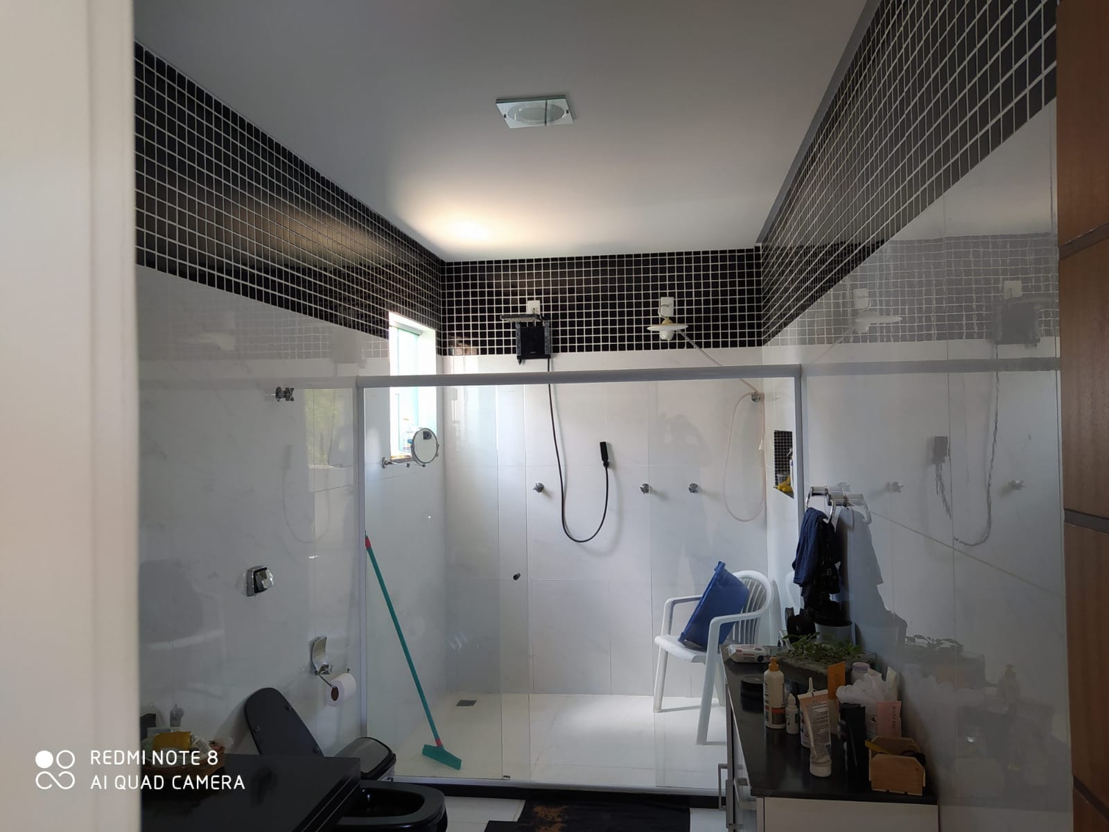 Casa Alto Padrão com 05 suítes, poço artesiano e energia solar em ótima localização no Bairro Alto da Boa Vista em Vitória da Conquista-BA - foto 22
