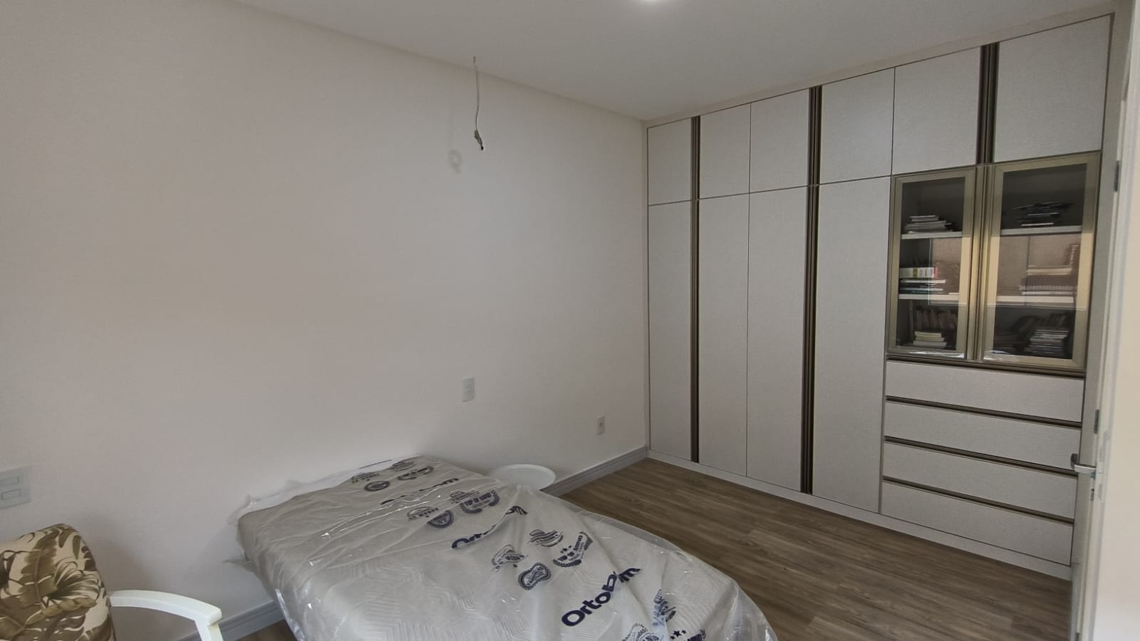 Casa Alto Padrão recém construída com 247 m² de área útil próximo de Faculdades no Bairro Candeias em Vitória da Conquista - BA - foto 23