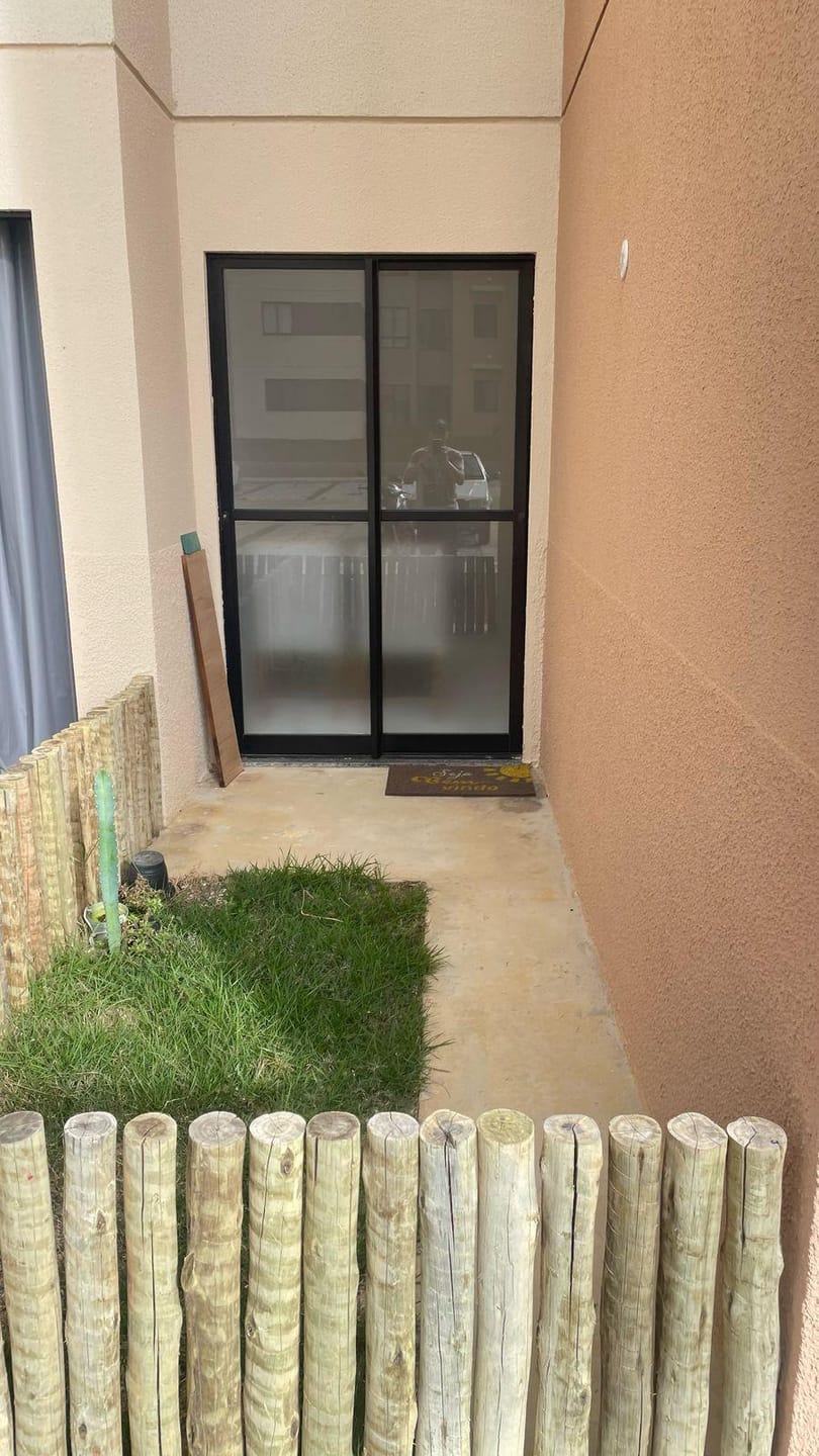 Apartamento térreo de 3 quartos sendo 1 suíte com garden pequeno em condomínio fechado à venda, Candeias, Vitória da Conquista, BA - foto 3