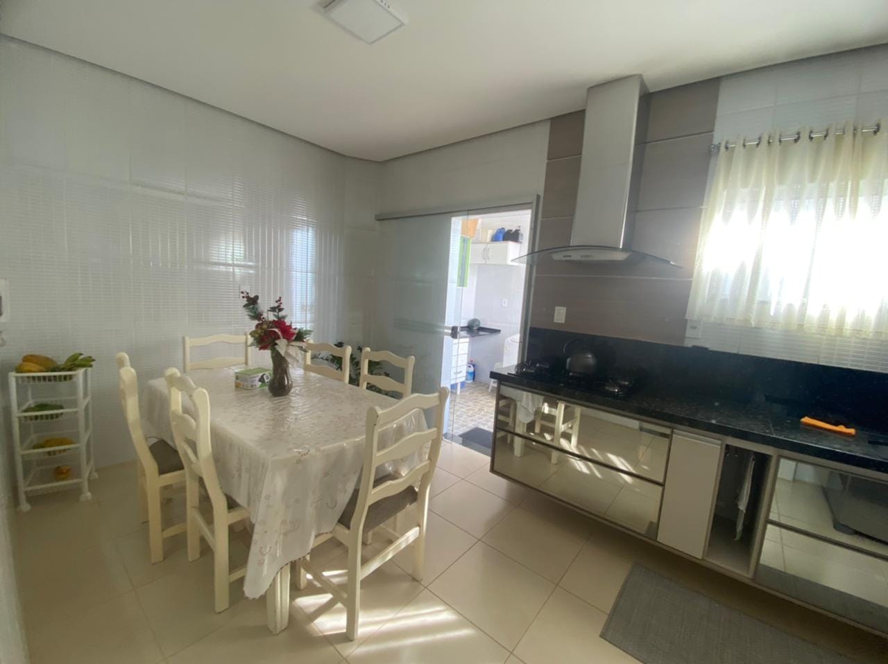 Apartamento térreo à venda, com 4 quartos sendo 2 suítes, com excelente acabamento, garagem para 4 carros, no bairro Candeias em  Vitória da Conq - foto 23