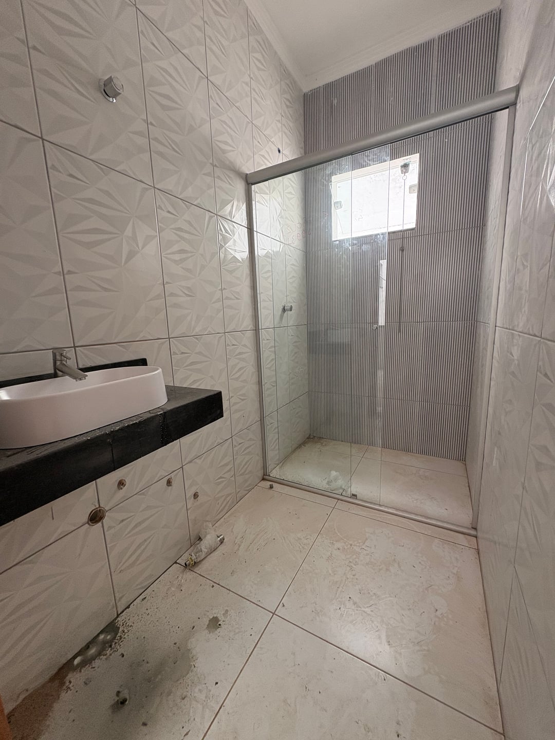 Casa de 2 quartos sendo 1 suíte com garagem para dois carros e quintal - foto 22