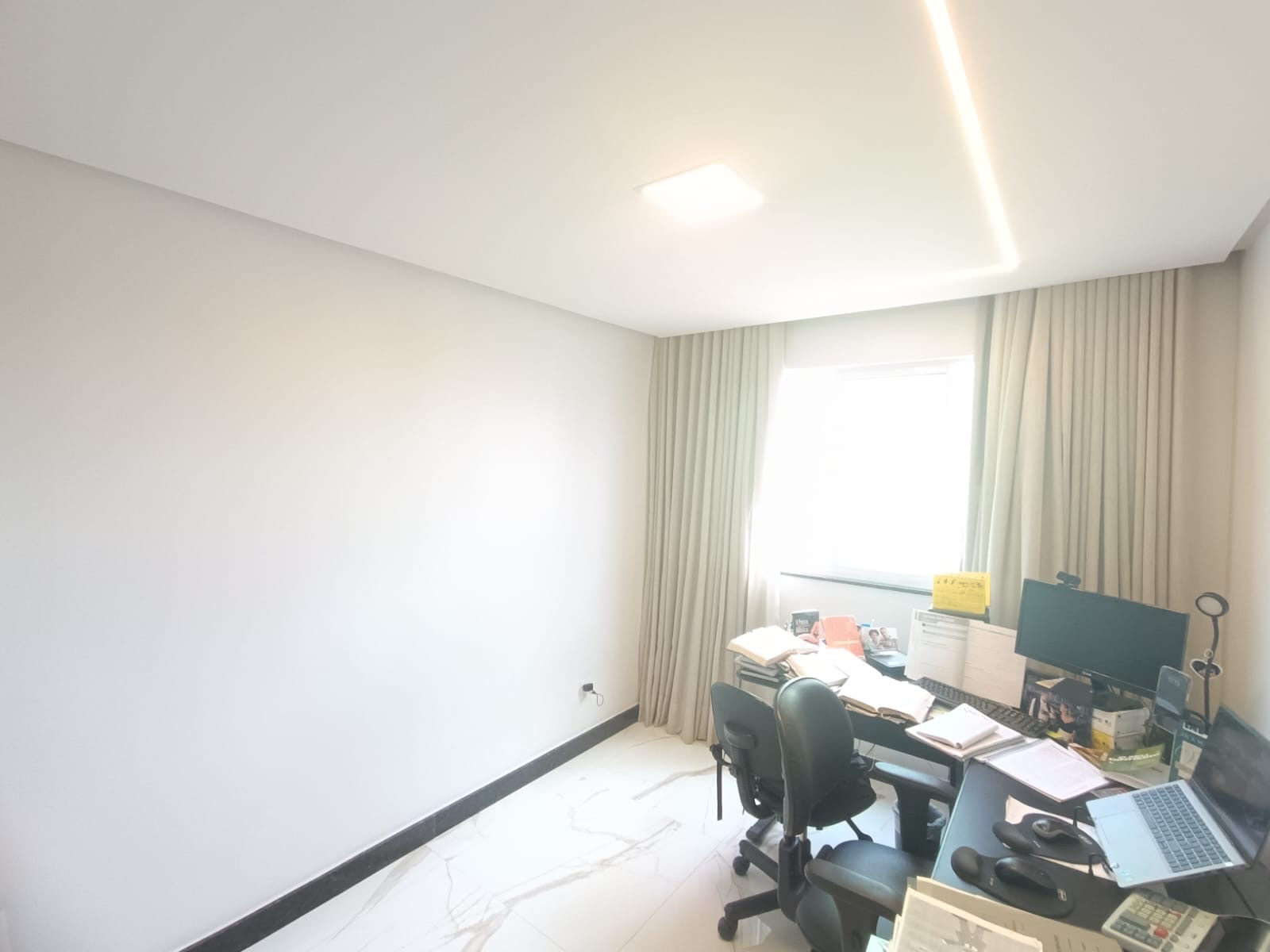 Lindo Apartamento à Venda no 1º Andar com garagem coberta no bairro Candeias, Vitória da Conquista, BA - foto 22
