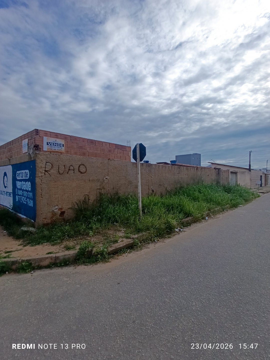 Terreno murado de esquina com 373 m² no Morada dos Pássaros III - foto 2