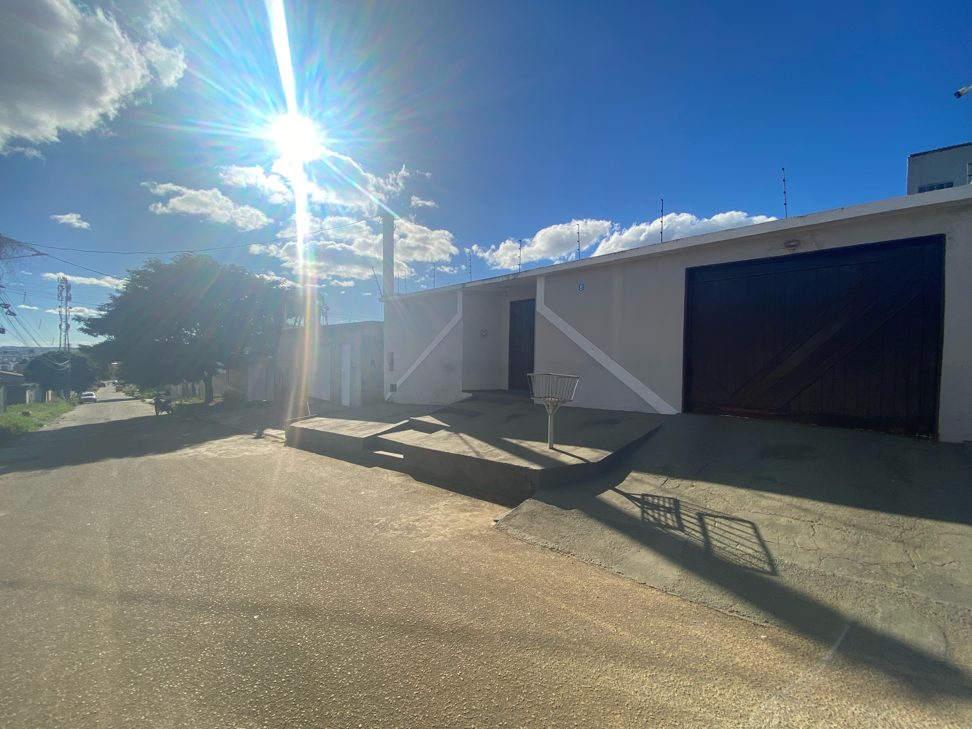 Excelente Casa de 3 quartos sendo 2 suítes e garagem para 4 carros à Venda, santa Cecília , Vitória da Conquista, BA - foto 3