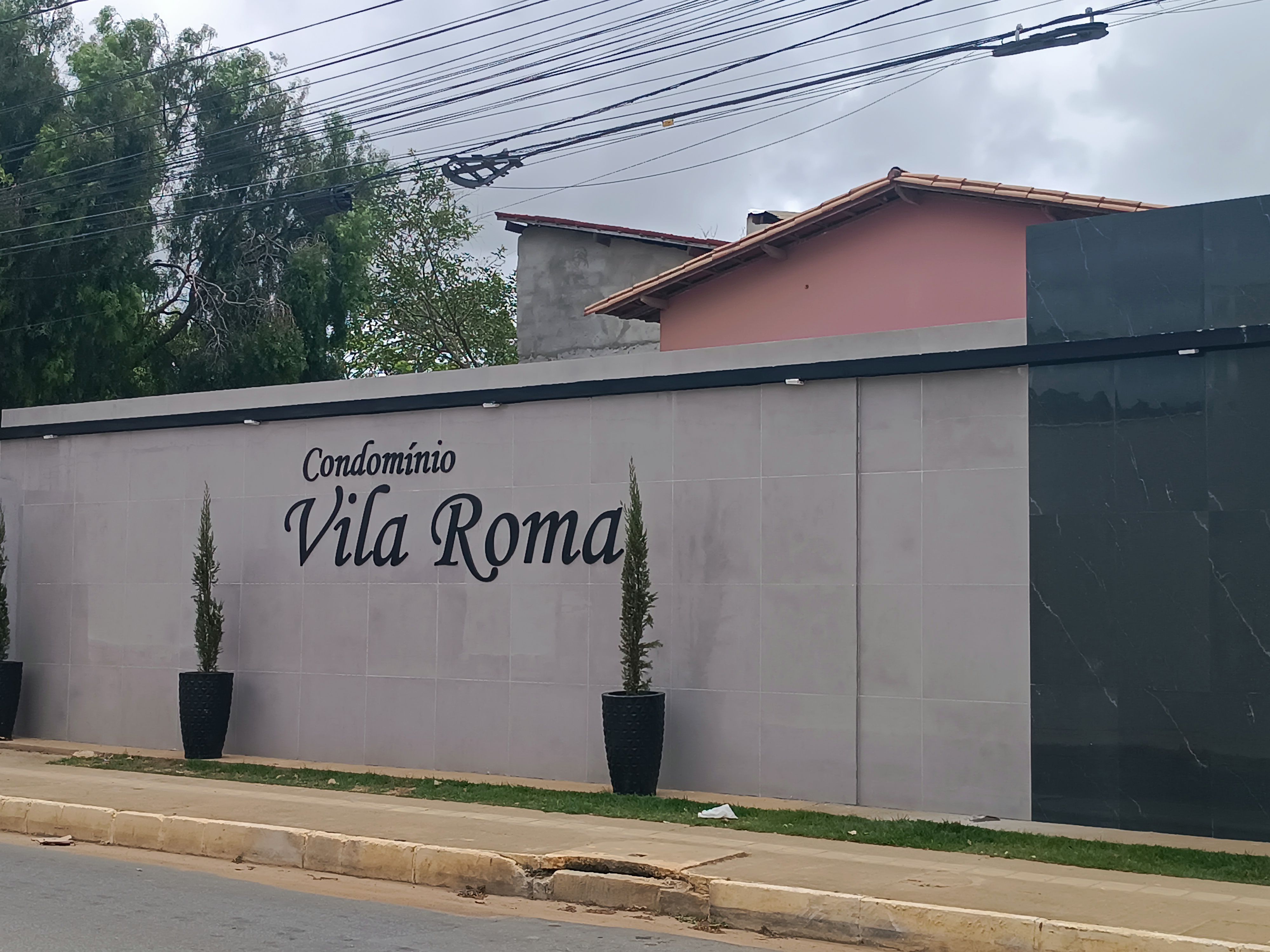 Vendo Vilage de 2 quartos com quintal, garagem coberta em ótima localização para venda na Laura Nunes no bairro Boa Vista, Vitória da Conquista, - foto 3
