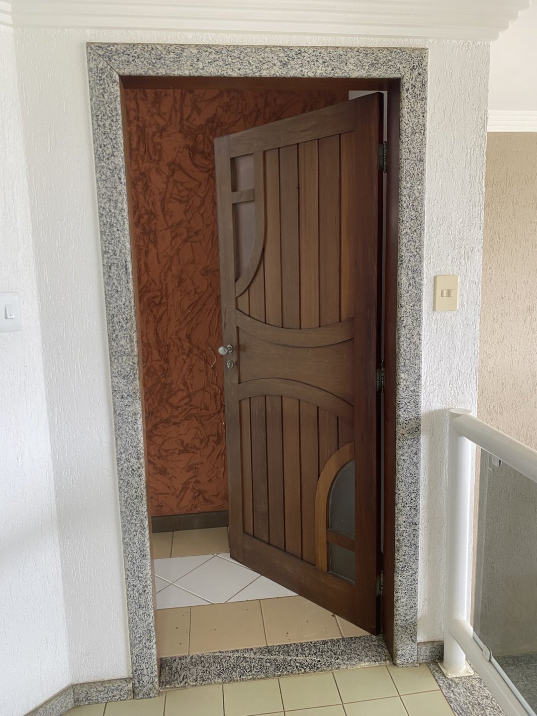 Excelente Apartamento 1º andar, 3/4 com suite, para Locação – Edifício Portal Brasil, Bairro Candeias, em Vitória da Conquista, Bahia - foto 2
