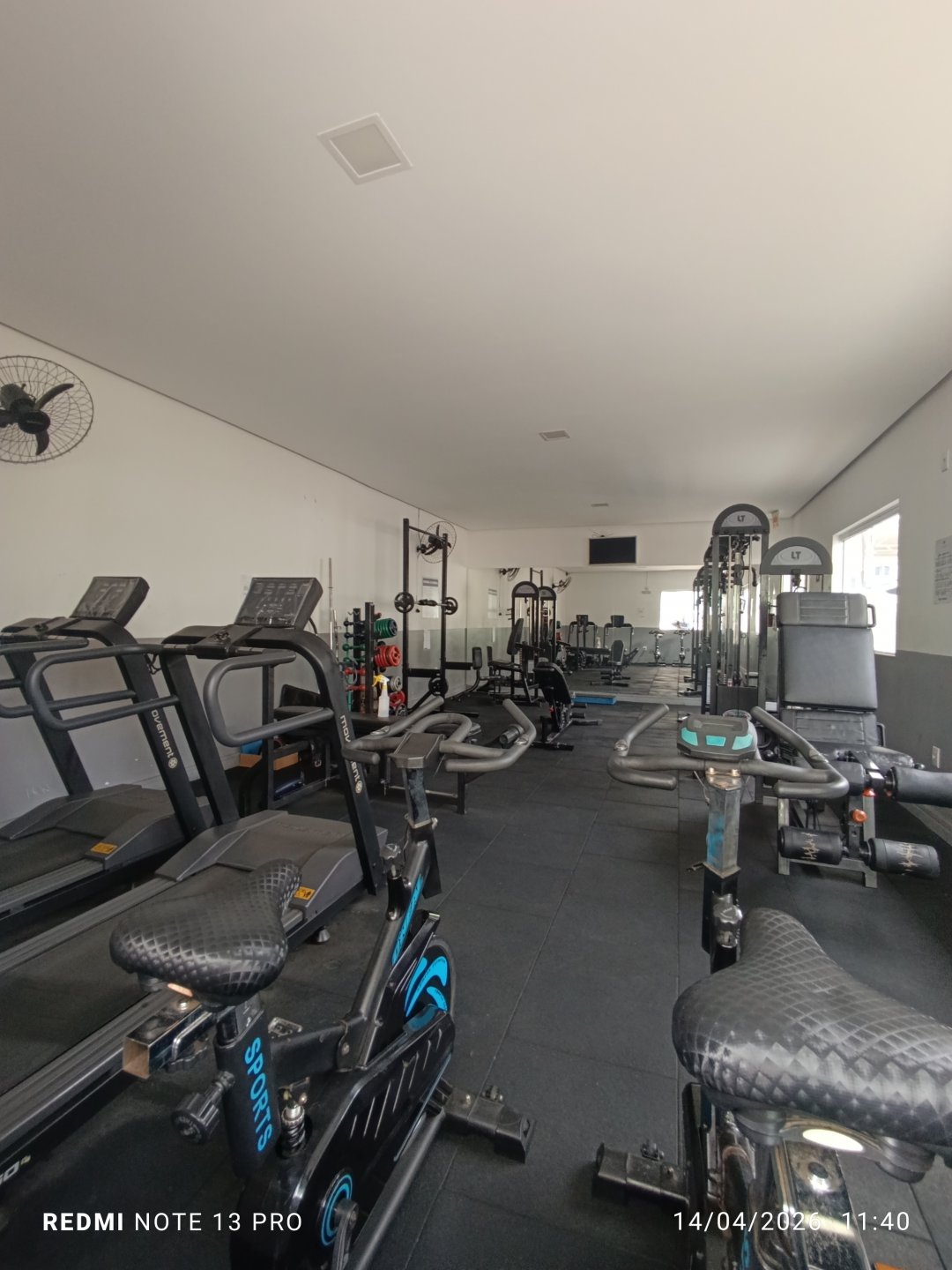 Apartamento de 3 quartos sendo 1 suite completamente mobiliado para alugar no Residencial Cidadela com piscina e portaria 24h, Vitória da Conquis - foto 2