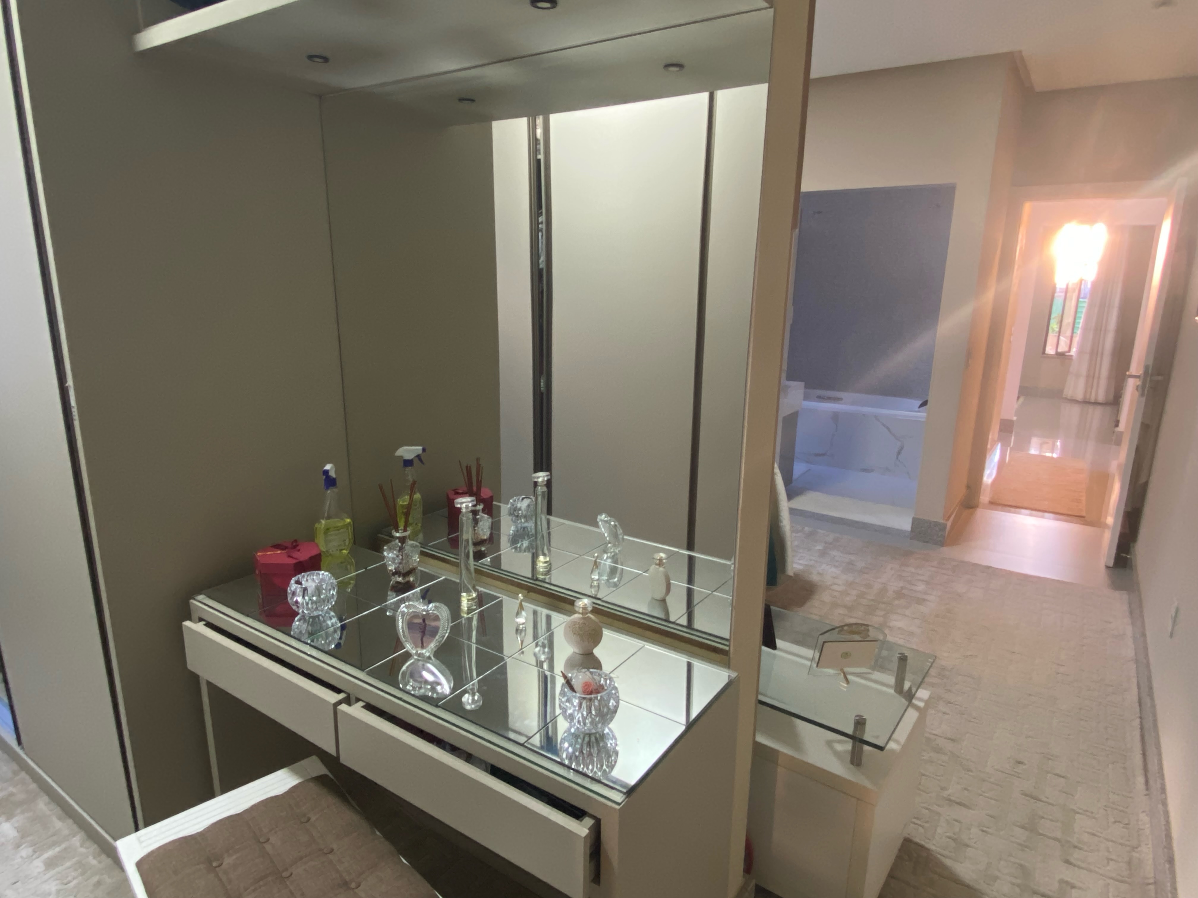 Linda Casa de 4 quartos sendo 3 suítes mais dependência completa e 4 vagas de garagem no Alphaville 1, Vitória da Conquista, BA - foto 24