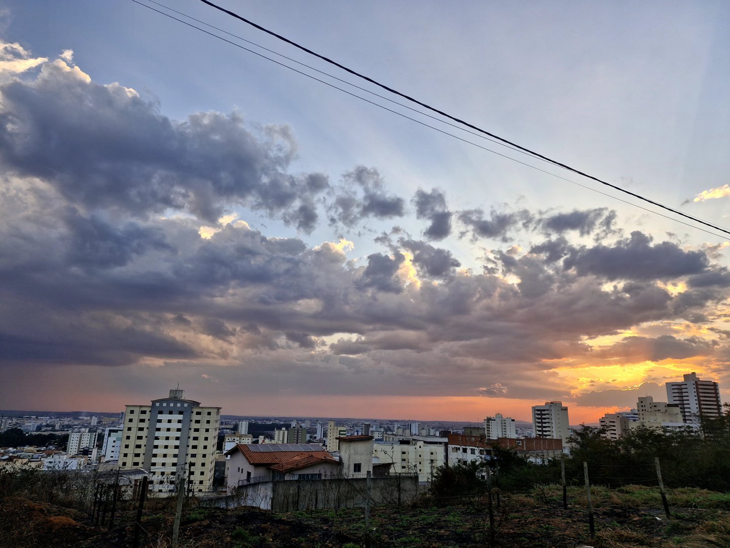 Terreno 360m² no Sol Nascente Candeias,  vista pra Cidade - foto 2