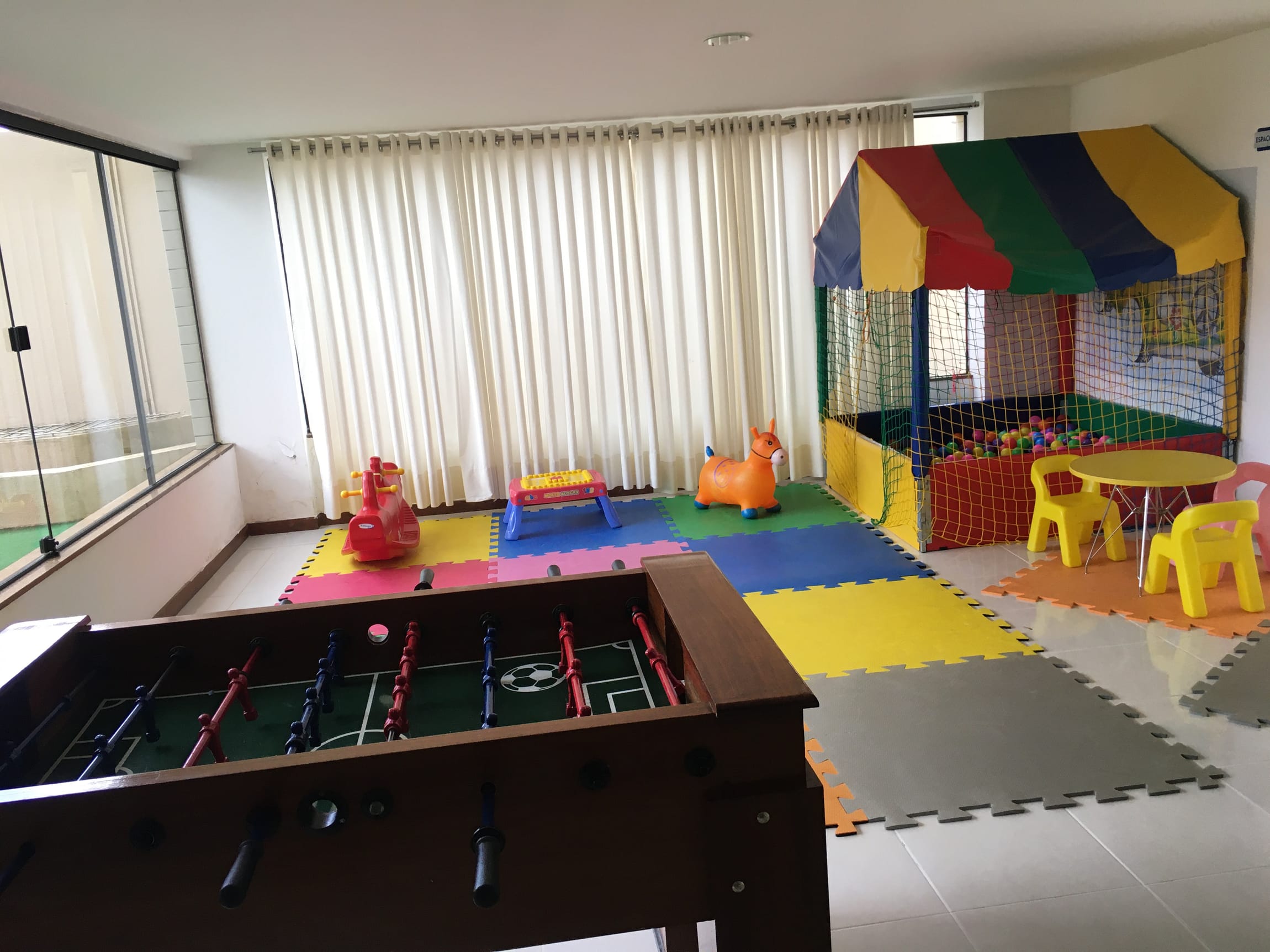 Vendo amplo apartamento de 3 quartos com 2 suítes, 3 vagas de garagem, 136M², área de lazer completa com piscina aquecida, próximo a Fainor no Ca - foto 24