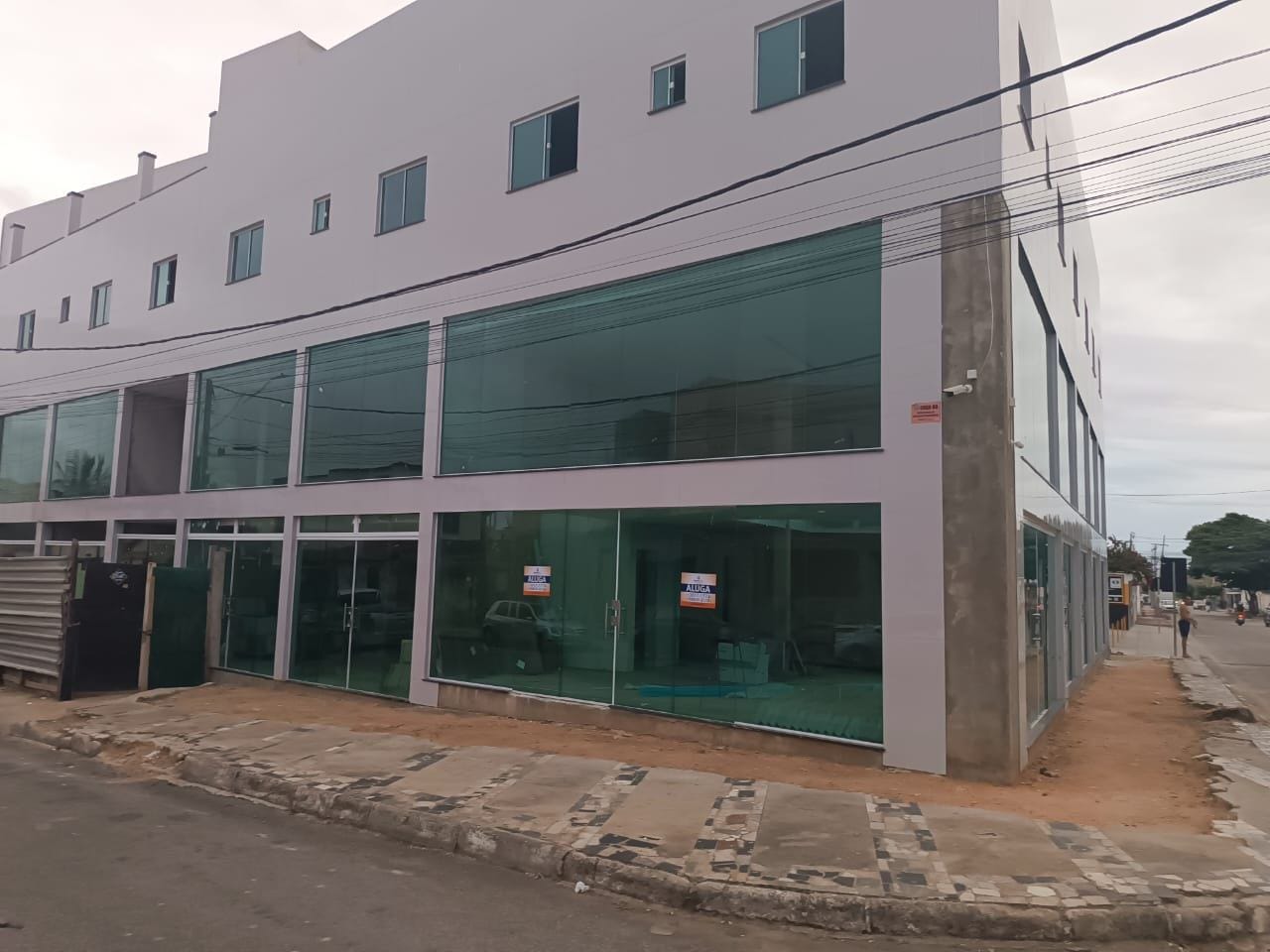Lojas com e sem mezanino para locação,  ao lado da Av. Fernando Spinola, perto do antigo Disep, Jurema, Vitória da Conquista, BA - foto 2