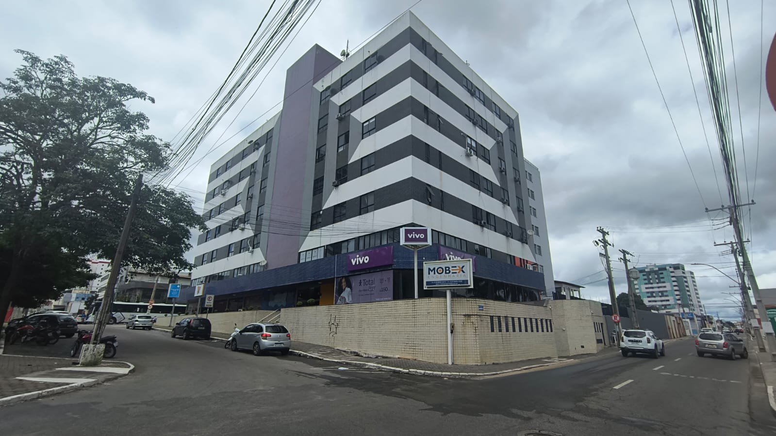 Sala Comercial à Venda no Ed. Gil Moreira, Bairro Recreio em Vitória da Conquista - foto 2