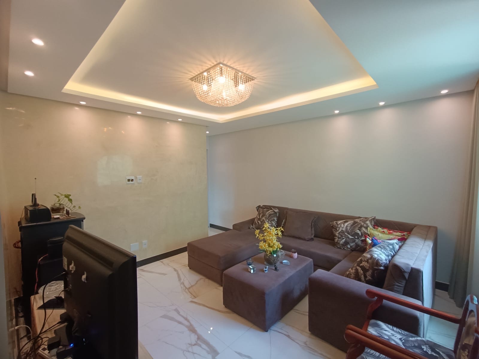 Lindo Apartamento à Venda no 1º Andar com garagem coberta no bairro Candeias, Vitória da Conquista, BA - foto 2