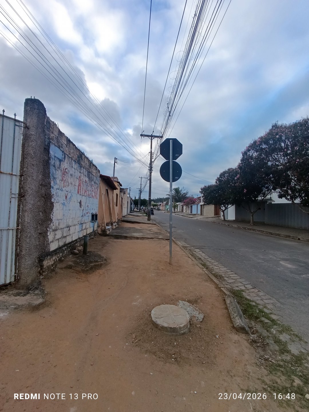 Terreno na Av. Pará esquina, parte de cima, esquina com a Av. Paramirim. 3 terrenos urbanos com 300 m² cada, 30 x 30 num total de 900 m², Bairro - foto 2