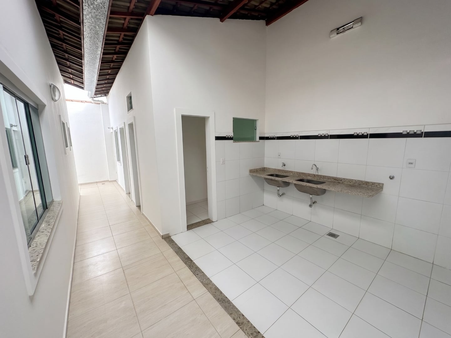 Casa com 3 suítes, piscina + dependência no Ibirapuera Vitória da Conquista Bahia - foto 24