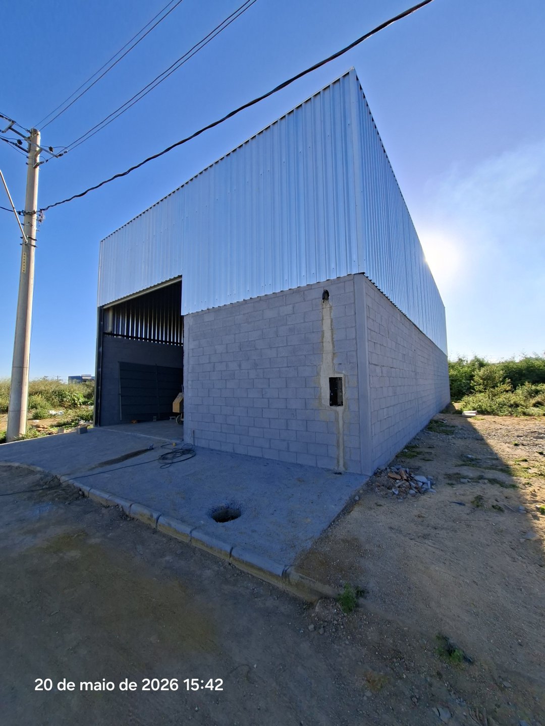 Galpão com 200m² para locação perto da CAESG no bairro São Pedro, em Vitória da Conquista - Bahia - foto 2