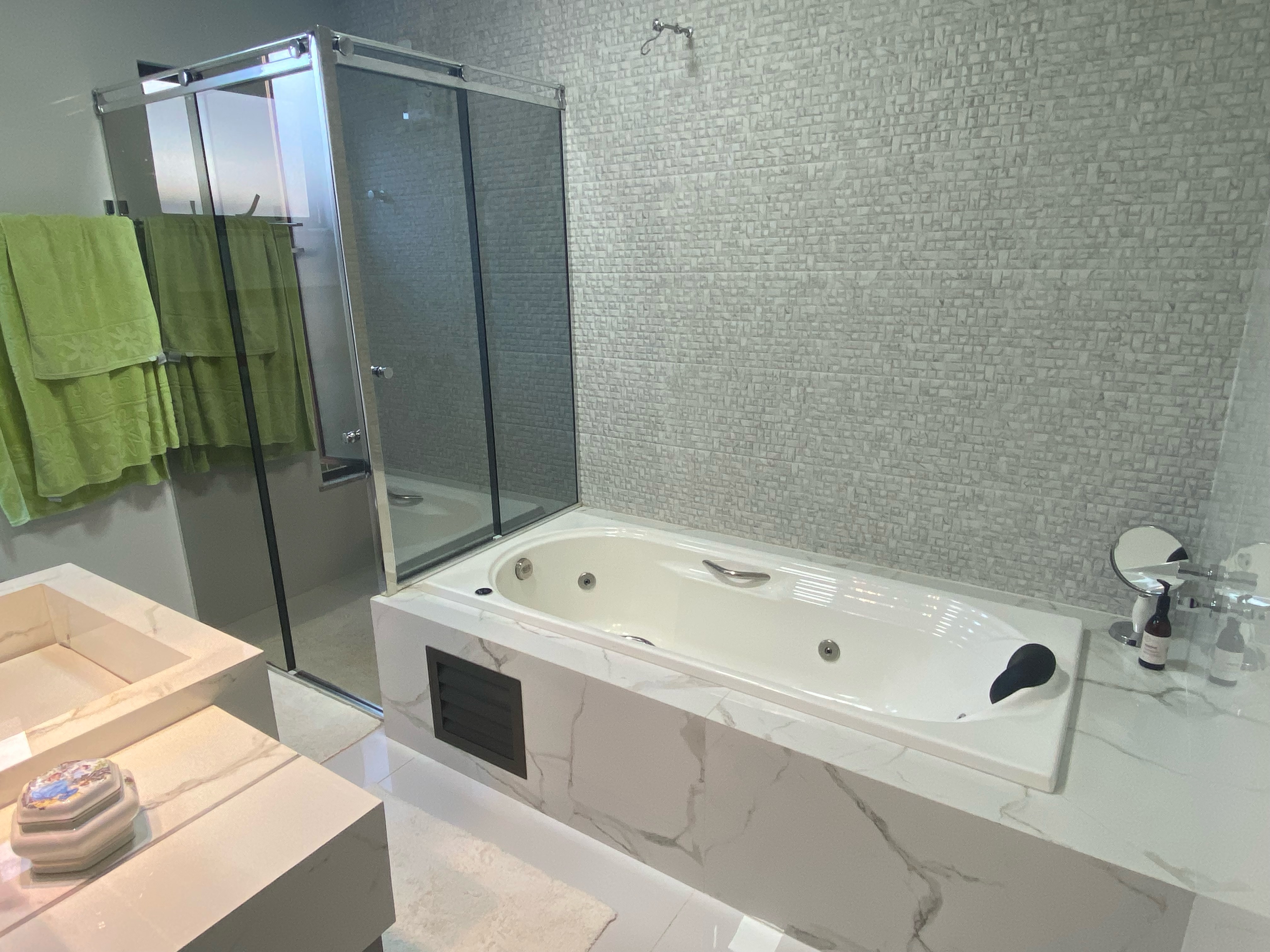 Linda Casa de 4 quartos sendo 3 suítes mais dependência completa e 4 vagas de garagem no Alphaville 1, Vitória da Conquista, BA - foto 25