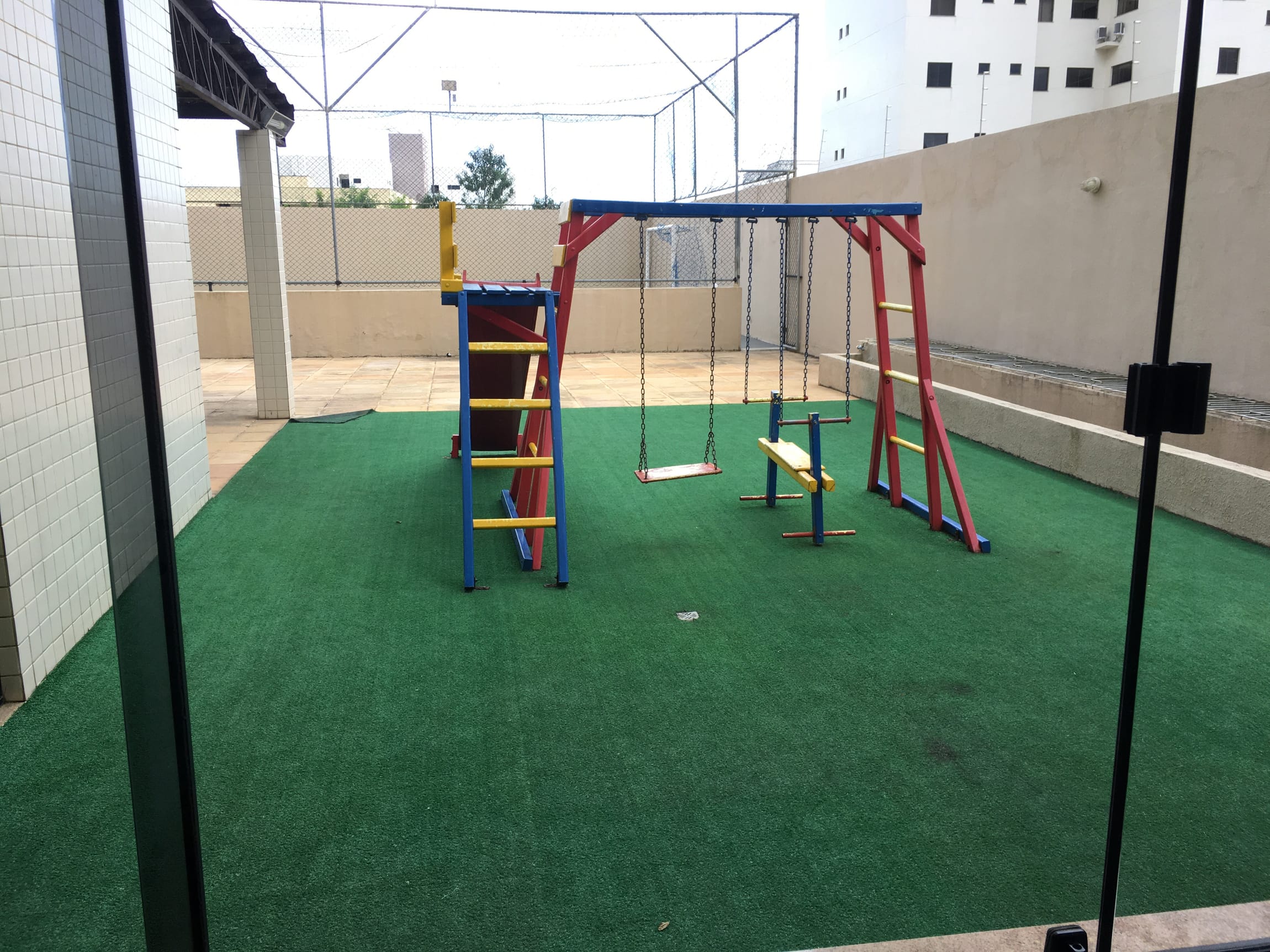 Vendo amplo apartamento de 3 quartos com 2 suítes, 3 vagas de garagem, 136M², área de lazer completa com piscina aquecida, próximo a Fainor no Ca - foto 25