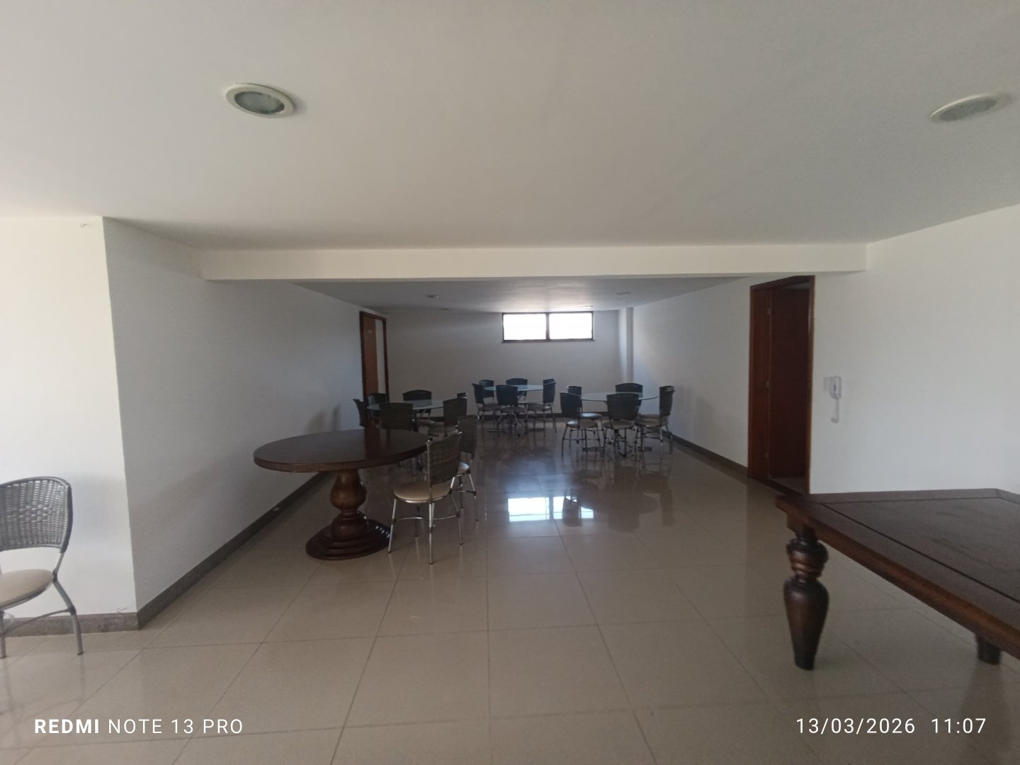 Apartamento com 3 quartos sendo 1 suíte+ dependência + 2 vagas de garagem+ depósito à venda em Candeias, Vitória da Conquista - Área de lazer com - foto 25