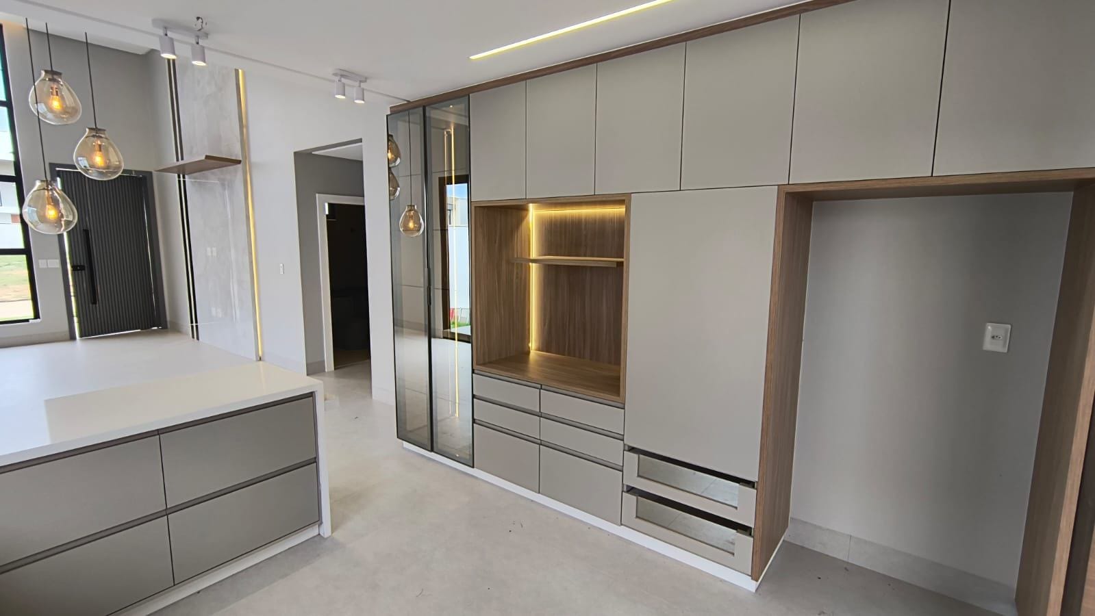ALPHAVILLE 2 - Casa térrea com 3 Suítes + Varanda Gourmet com Hidro, Garagem coberta para 2 carros Vitória da Conquista Ba - foto 25