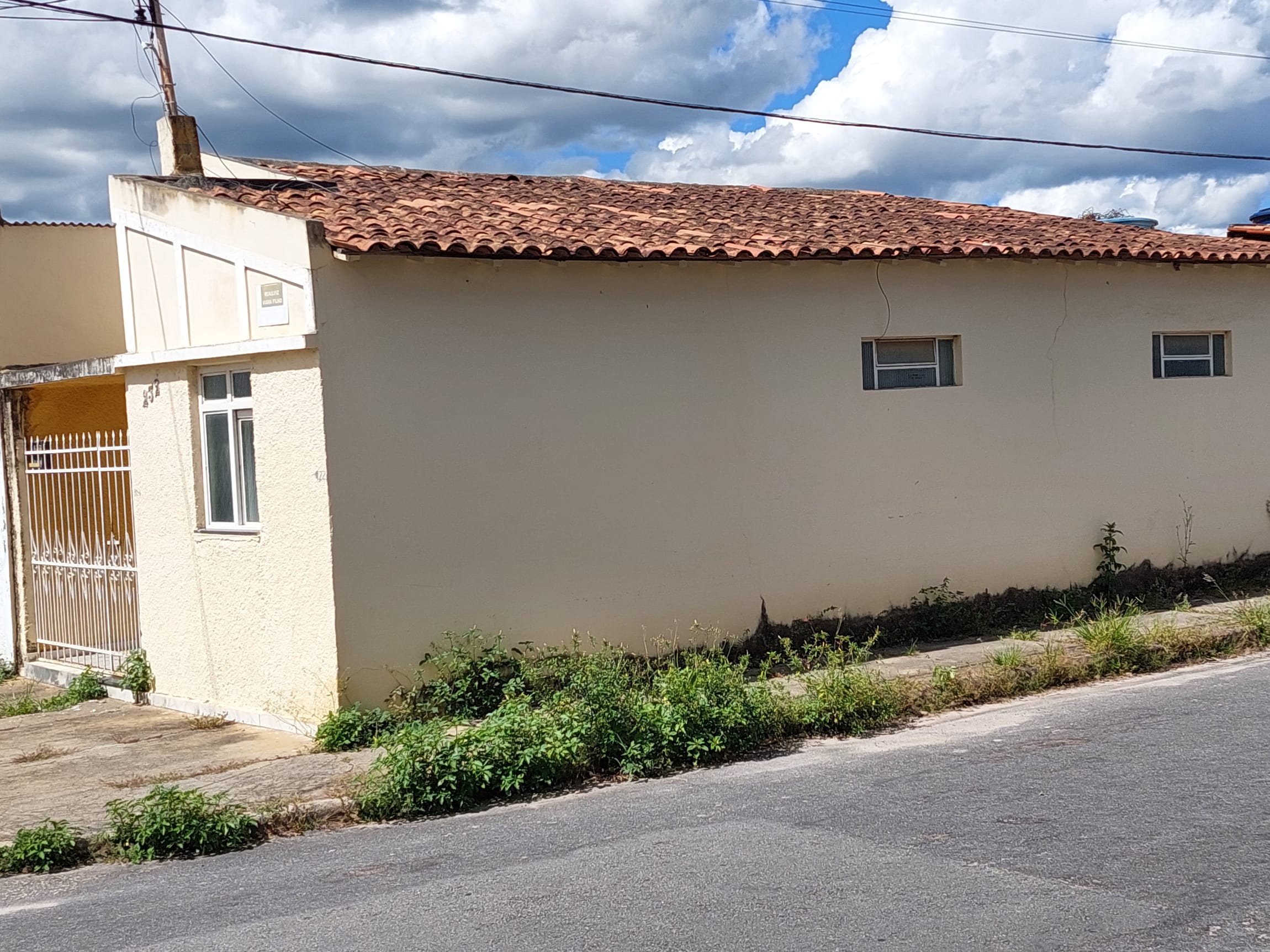 Casa de esquina com terreno de 110 m² à venda, Bairro Bela Vista perto da Av. Juracy Magalhaes, Vitória da Conquista, BA - foto 3