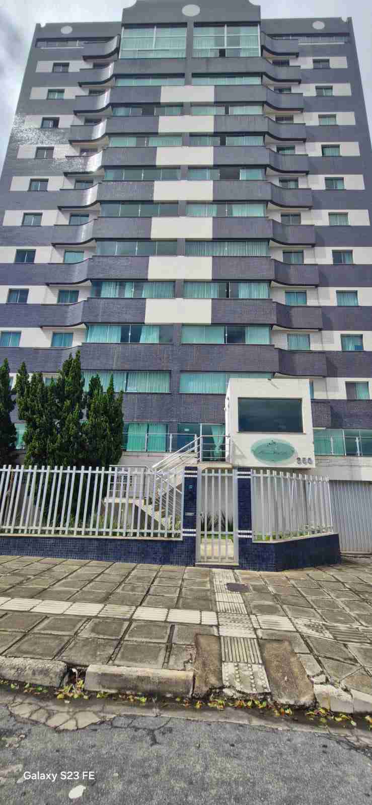 Apartamento 3 suítes à Venda com 160 m², suítes com planejados + dependência completa, Bairro Candeias, Vitória da Conquista, BA. - foto 2