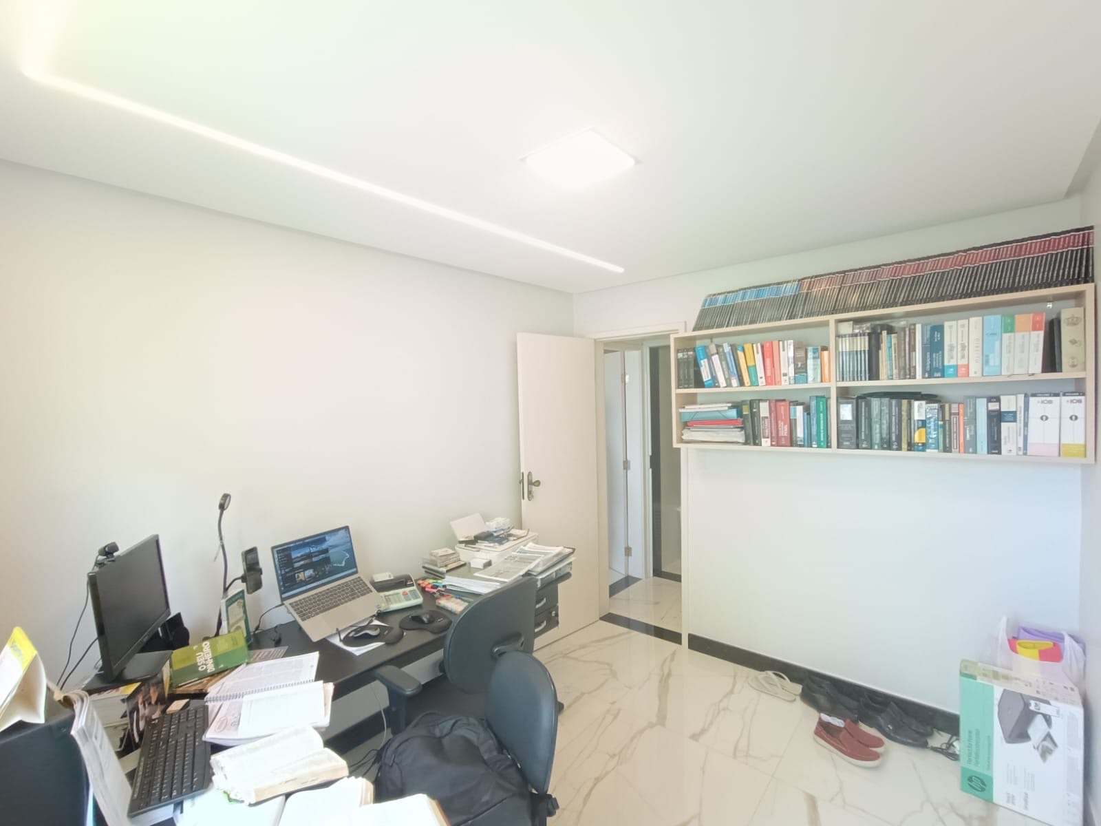 Lindo Apartamento à Venda no 1º Andar com garagem coberta no bairro Candeias, Vitória da Conquista, BA - foto 26