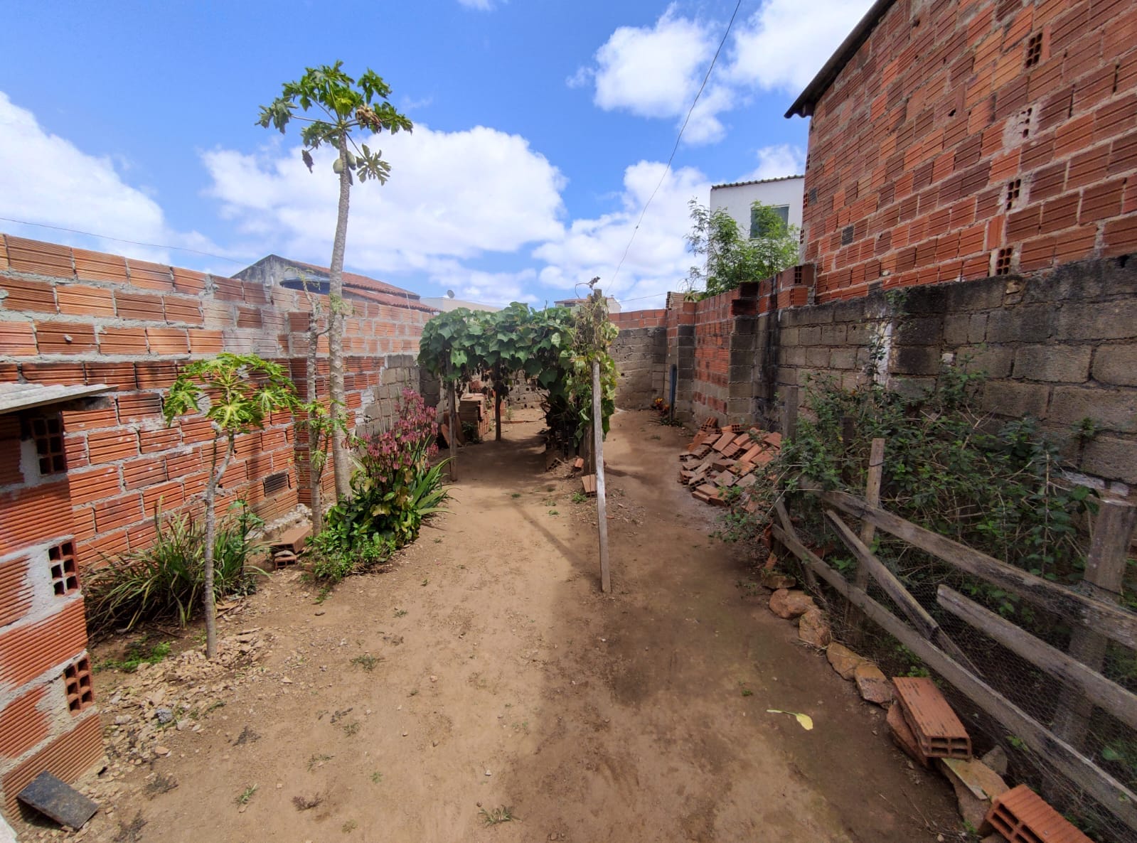 Casa solta de 3 quartos sendo 1  suíte em terreno de 193 m² no Alto Maron, Vitória da Conquista, BA - foto 28