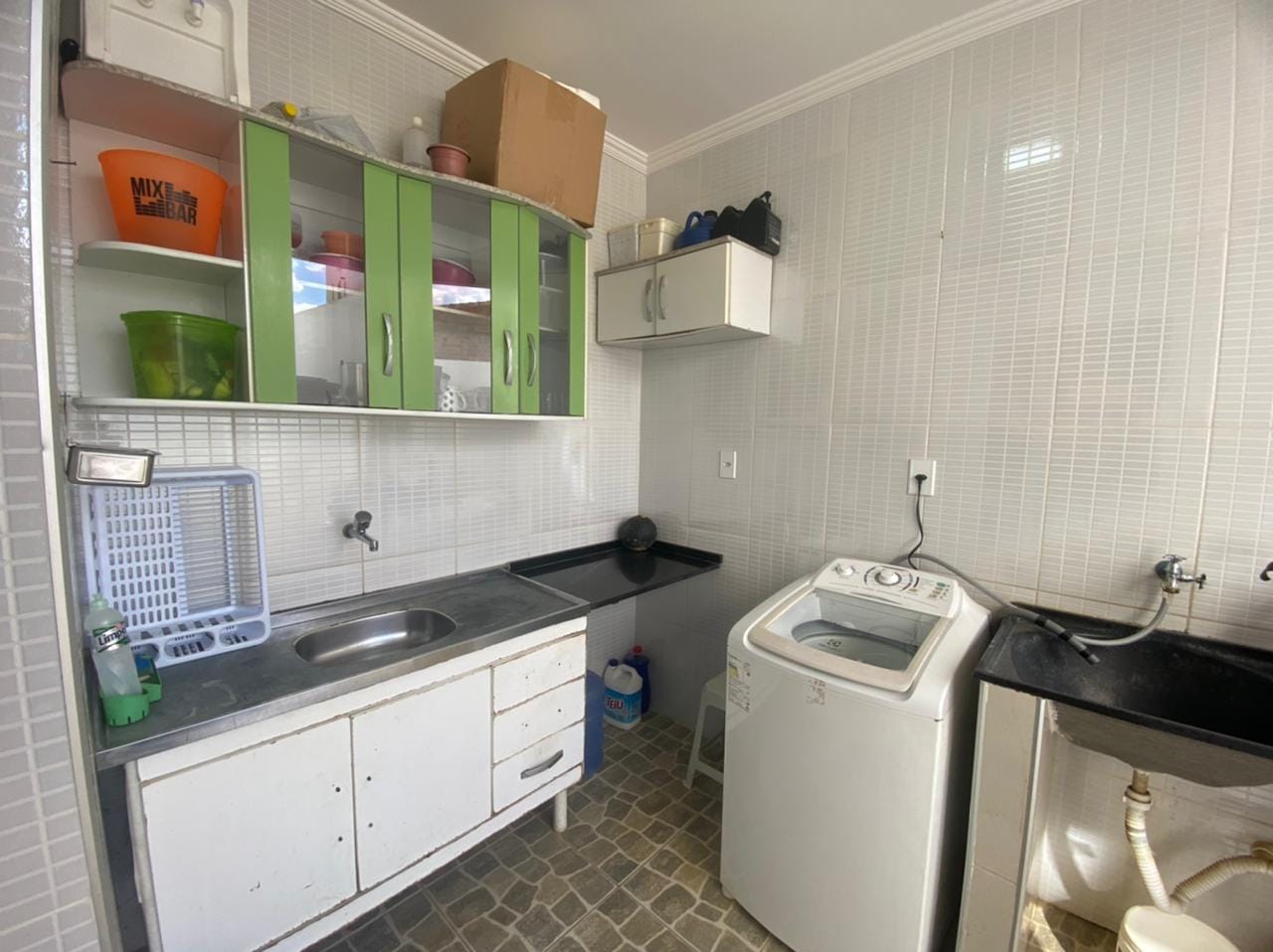 Apartamento térreo à venda, com 4 quartos sendo 2 suítes, com excelente acabamento, garagem para 4 carros, no bairro Candeias em  Vitória da Conq - foto 28