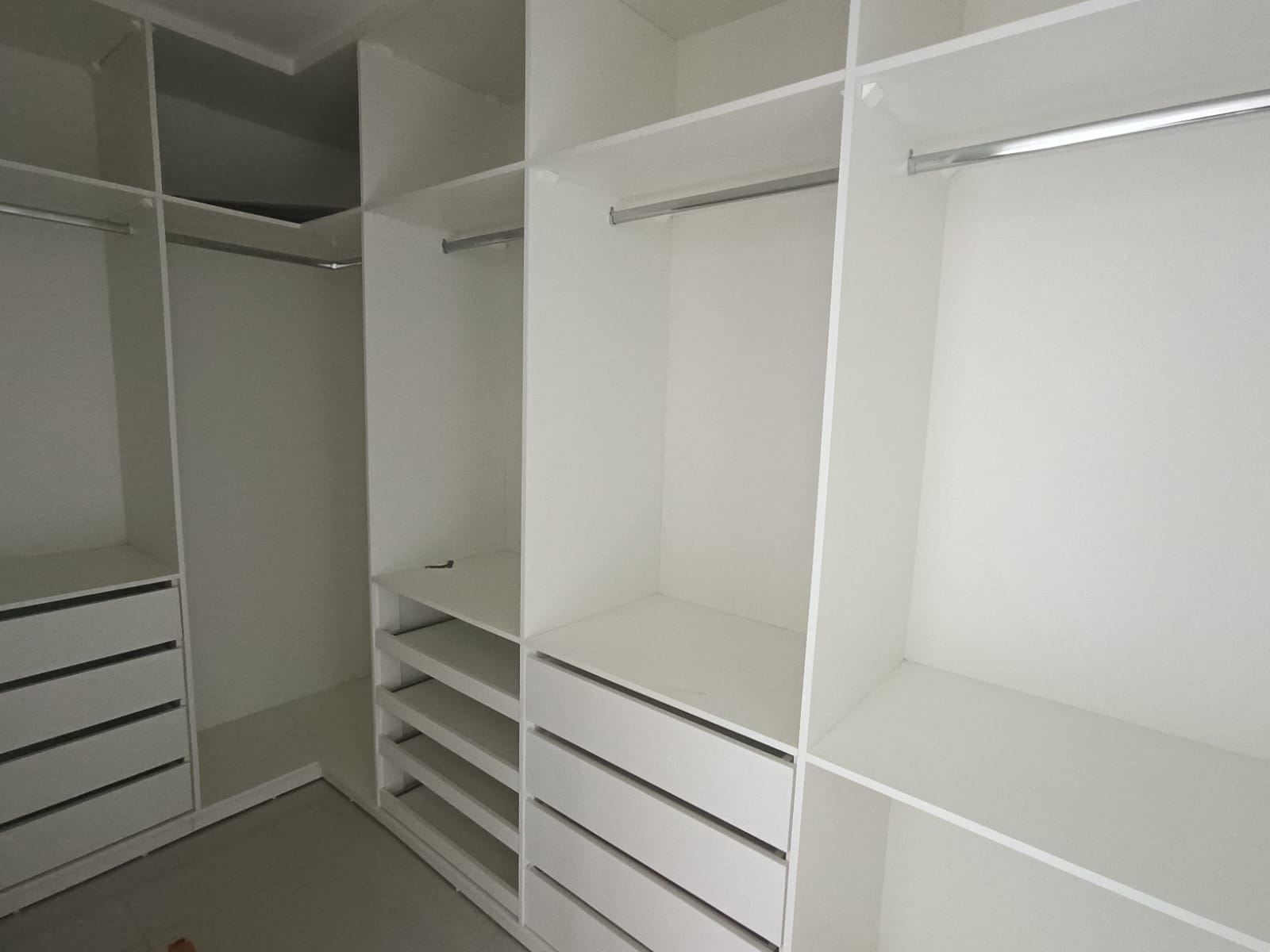 Casa duplex de 3 quartos sendo 2 suítes, piscina, espaço gourmet com churrasqueira depósito e banheiro externo à venda, Boa Vista, Vitória da Con - foto 28