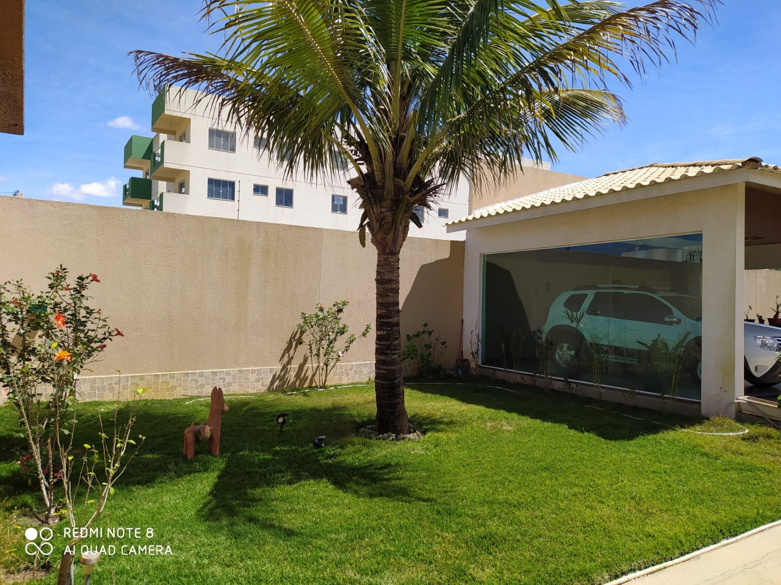 Casa Alto Padrão com 05 suítes, poço artesiano e energia solar em ótima localização no Bairro Alto da Boa Vista em Vitória da Conquista-BA - foto 3