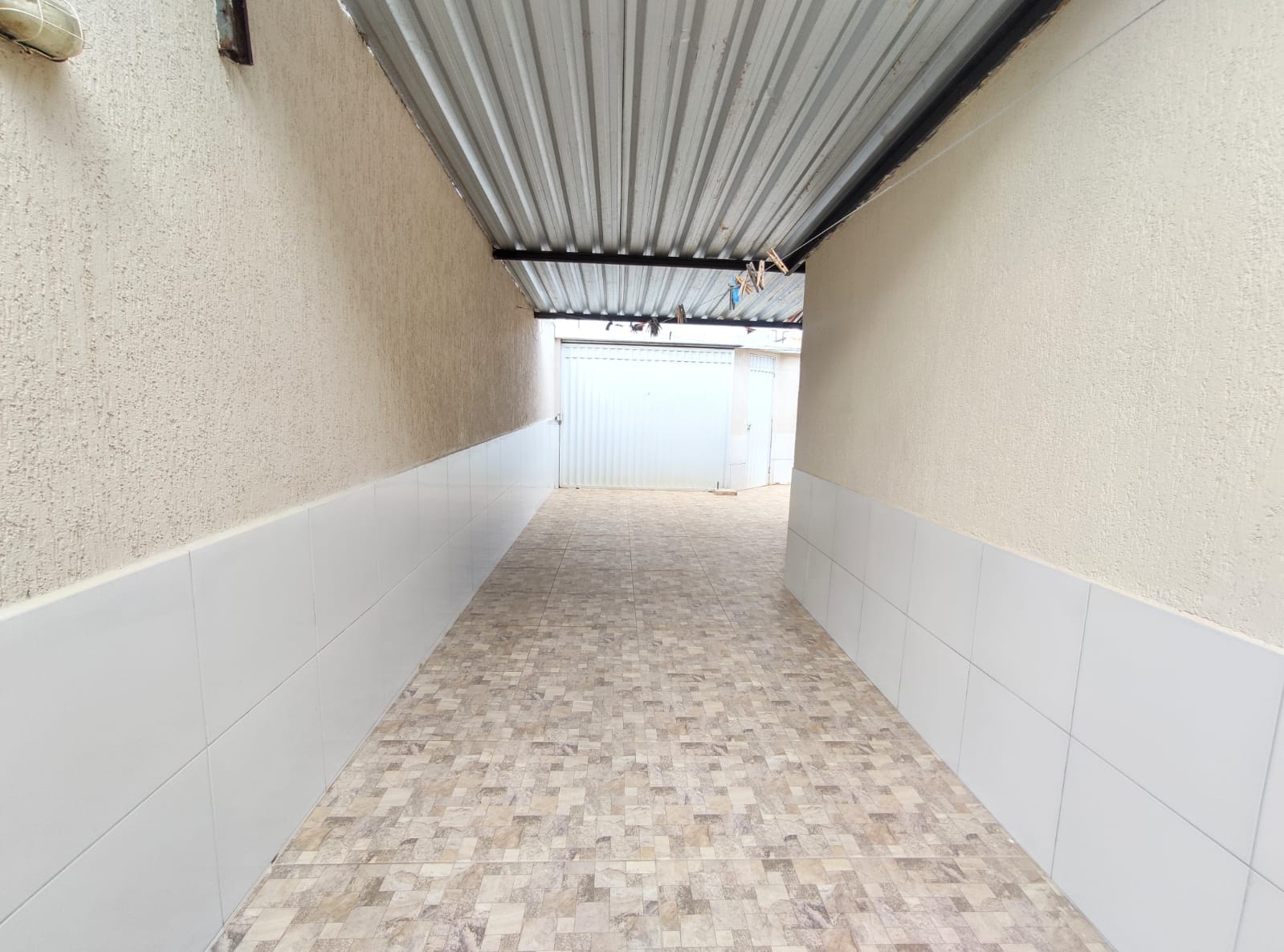 Casa Duplex (solta) com 5/4 sendo 1 suíte, com garagem para 4 carros no Bairro Felícia na região do Shopping Conquista Sul  Vitória da Conquista - foto 28